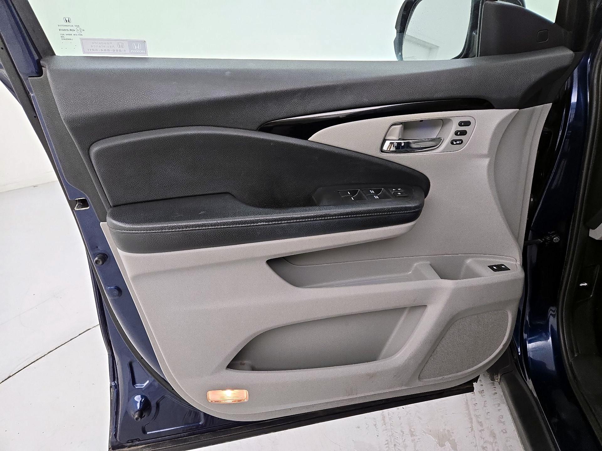 Thumbnail: 2020 Honda Pilot - 12