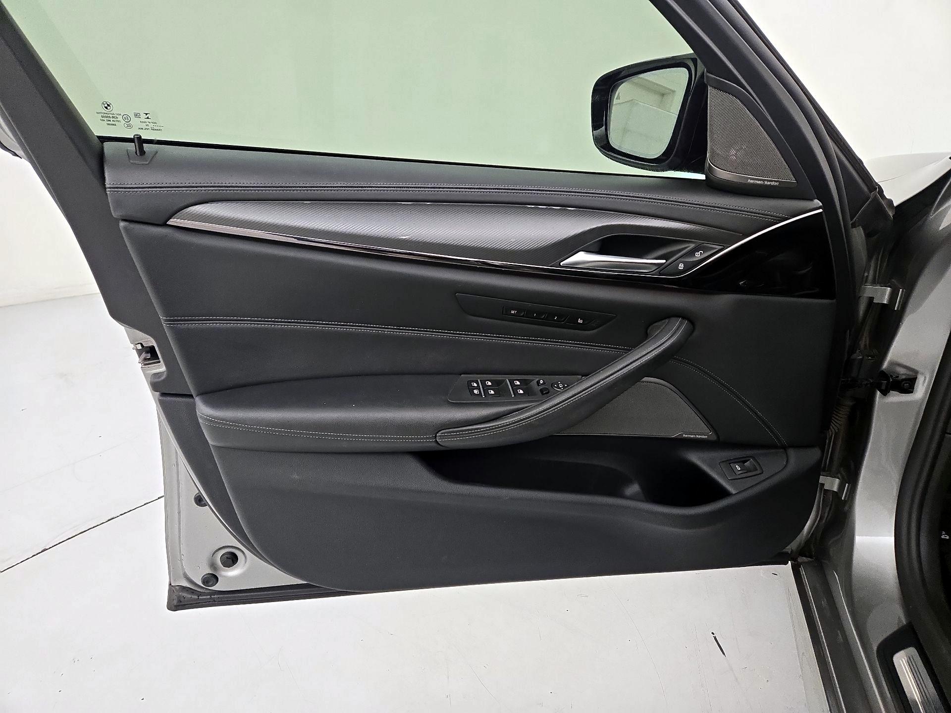 Thumbnail: 2020 BMW M5 - 12