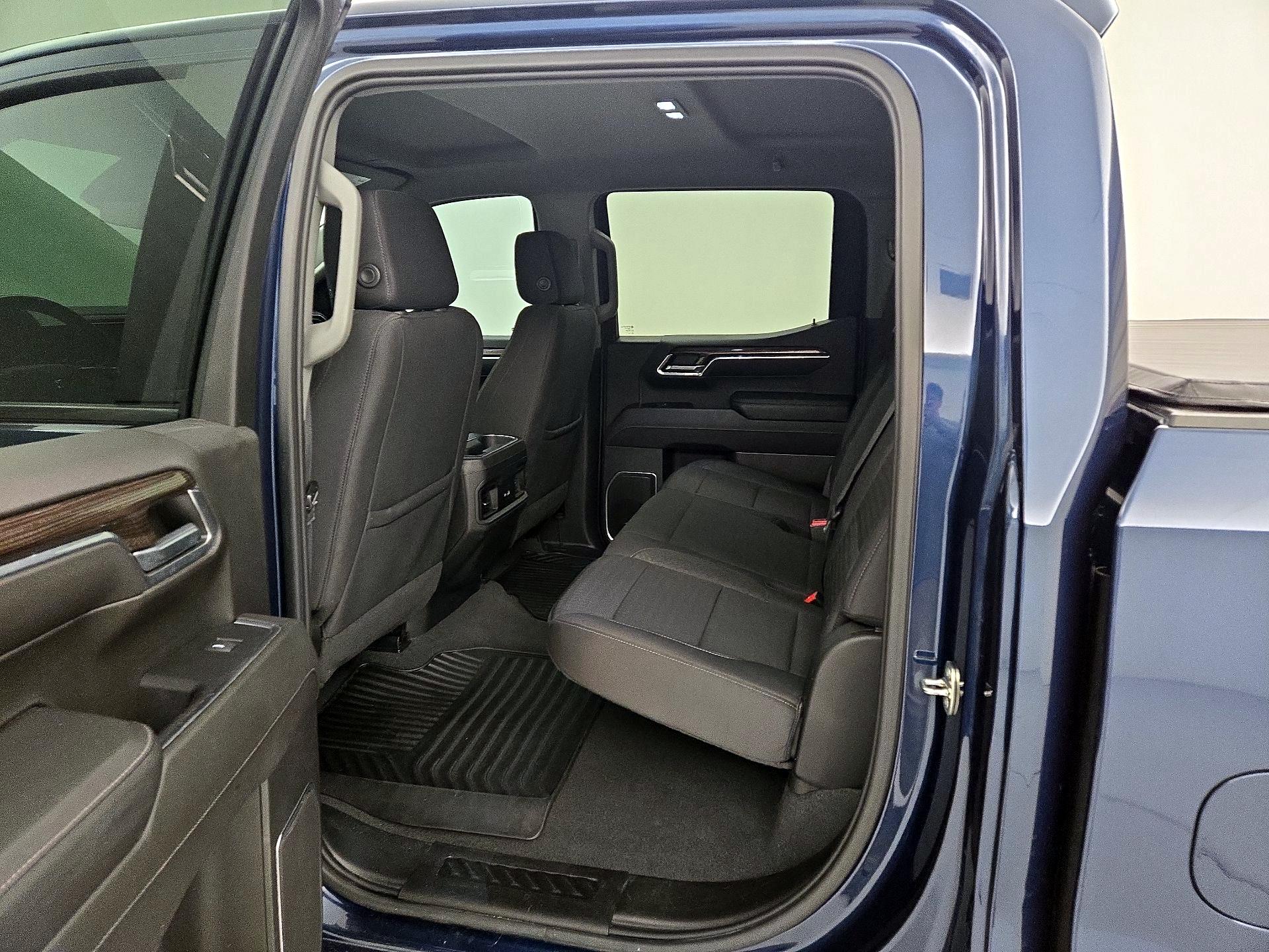 Thumbnail: 2023 Chevrolet Silverado 1500 - 19