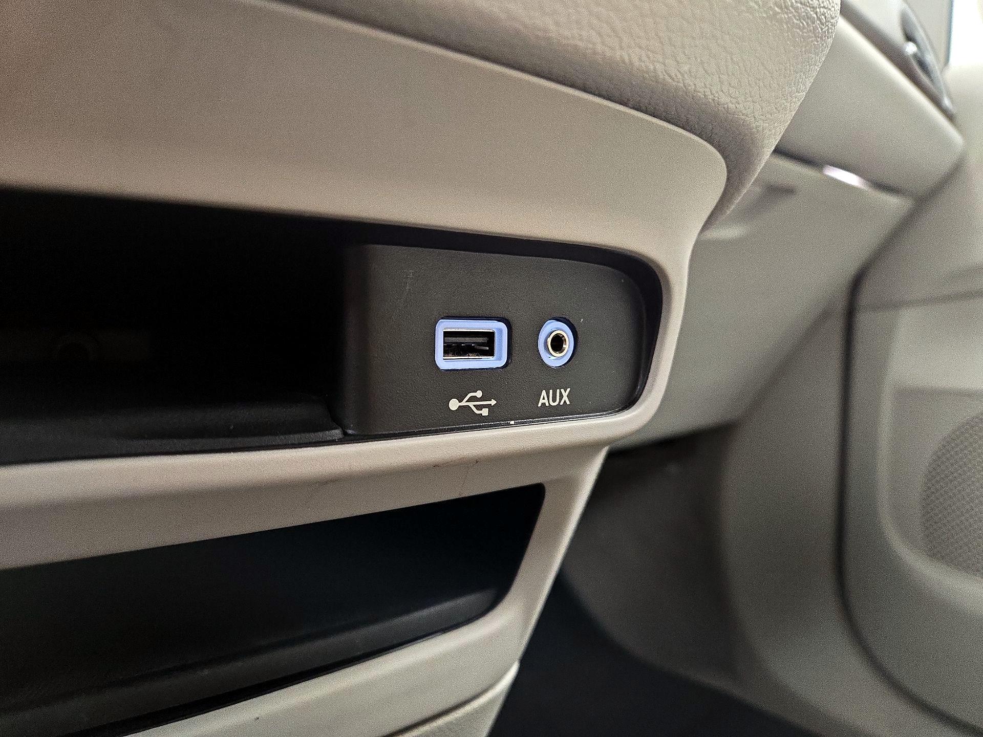 Thumbnail: 2017 Chrysler Pacifica - 17