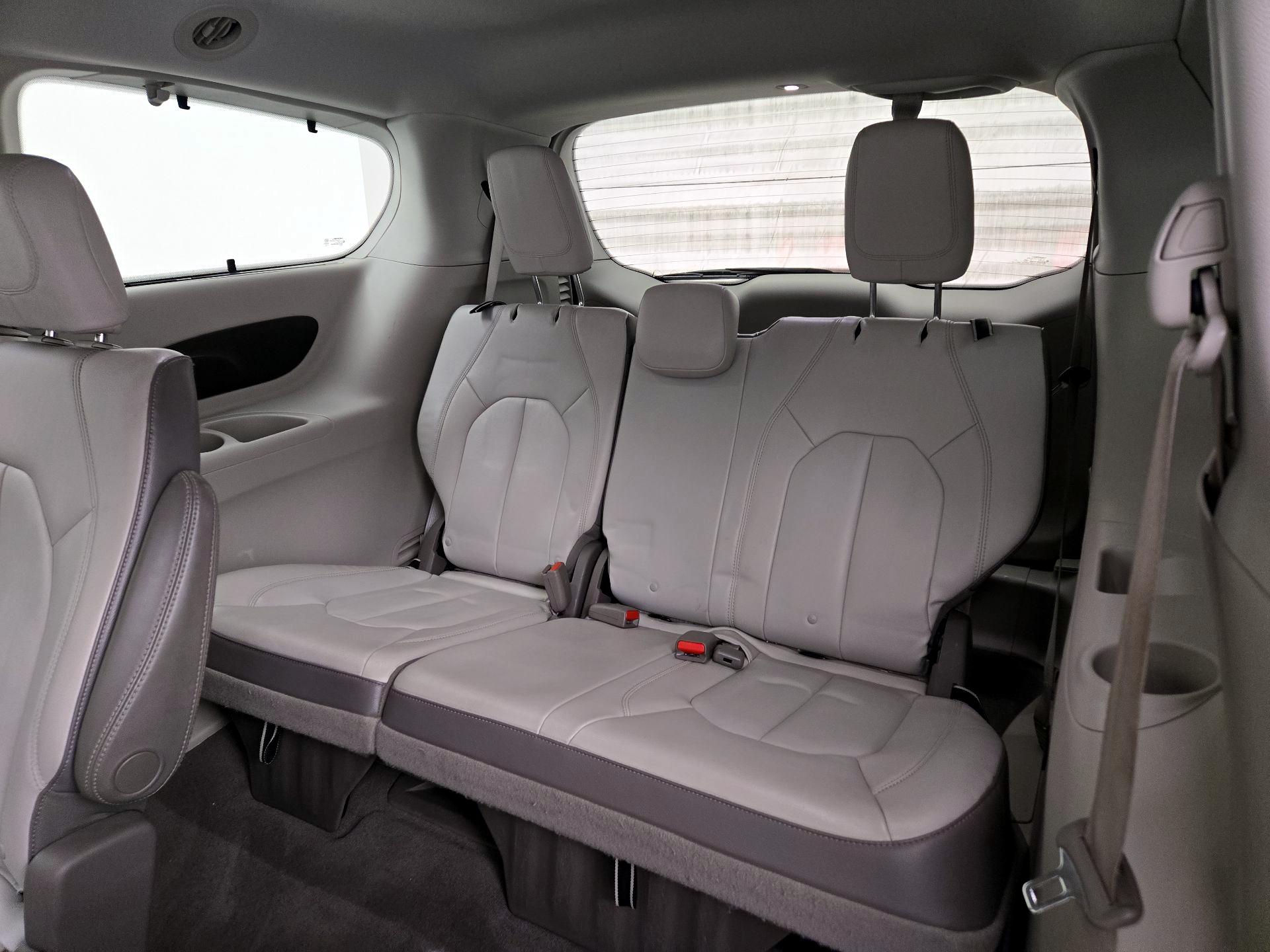 Thumbnail: 2017 Chrysler Pacifica - 19