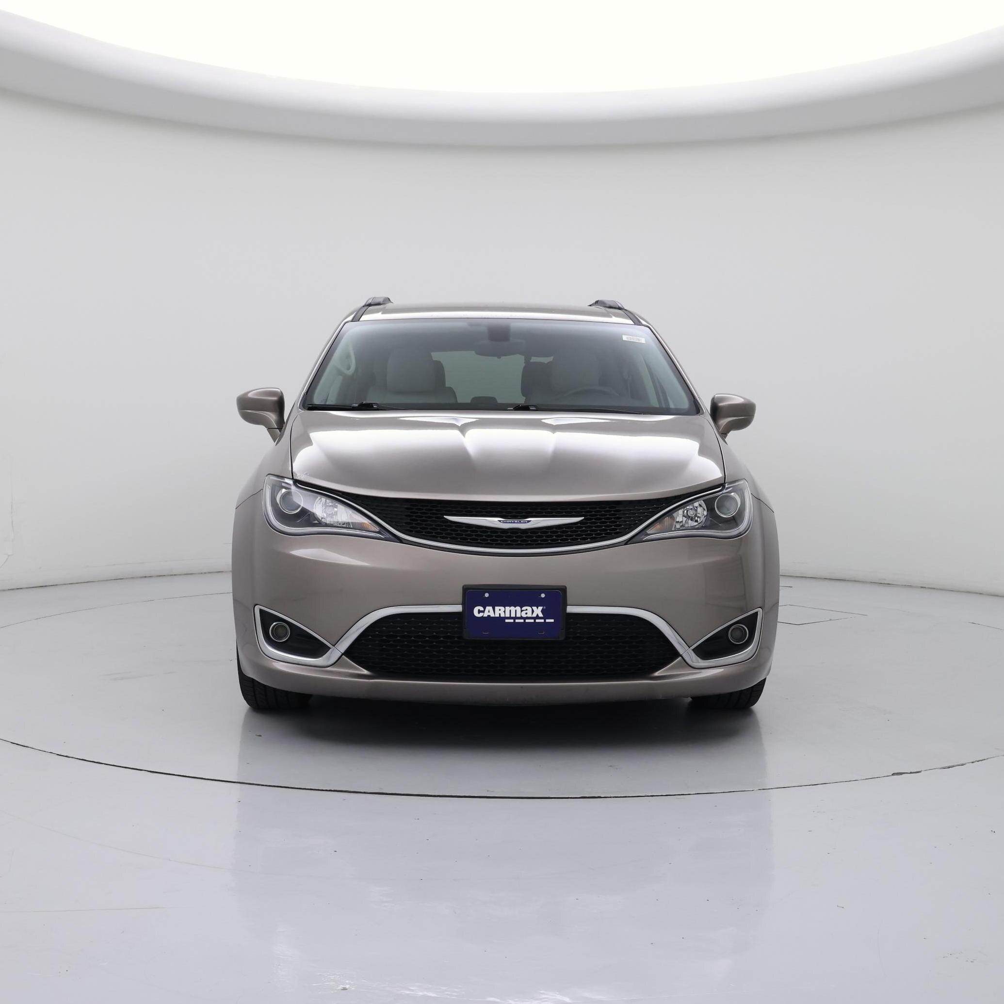 Thumbnail: 2017 Chrysler Pacifica - 5