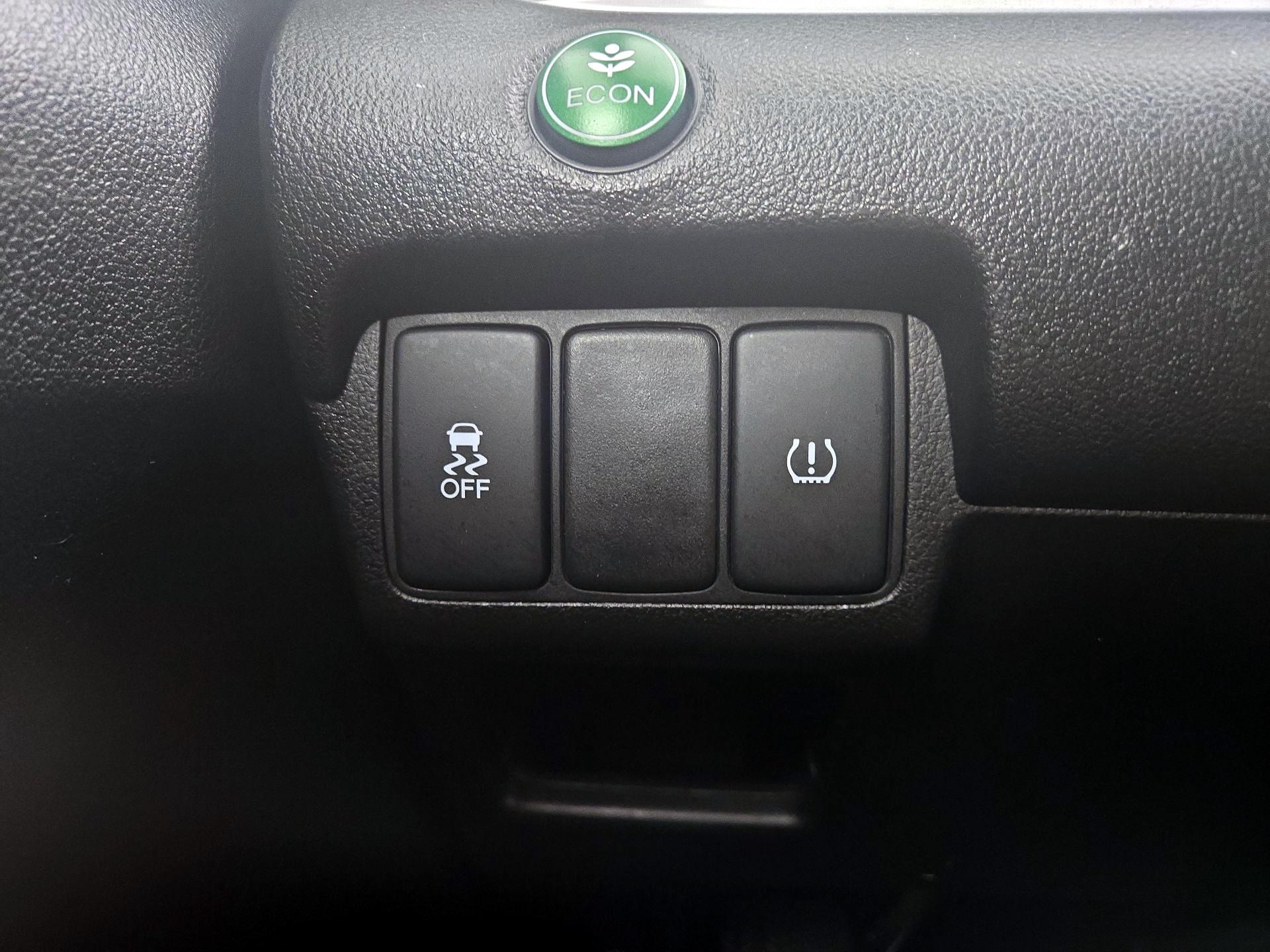 Thumbnail: 2015 Honda CR-V - 13