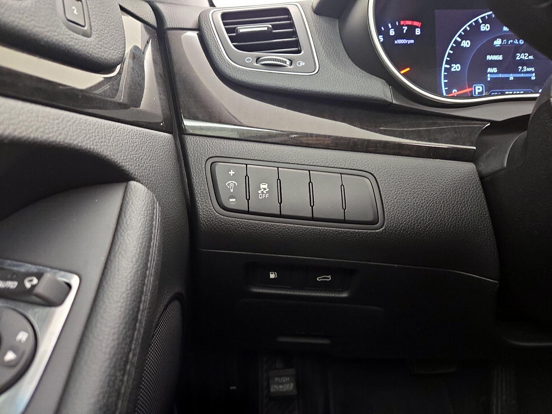 Thumbnail: 2014 Kia Cadenza - 13