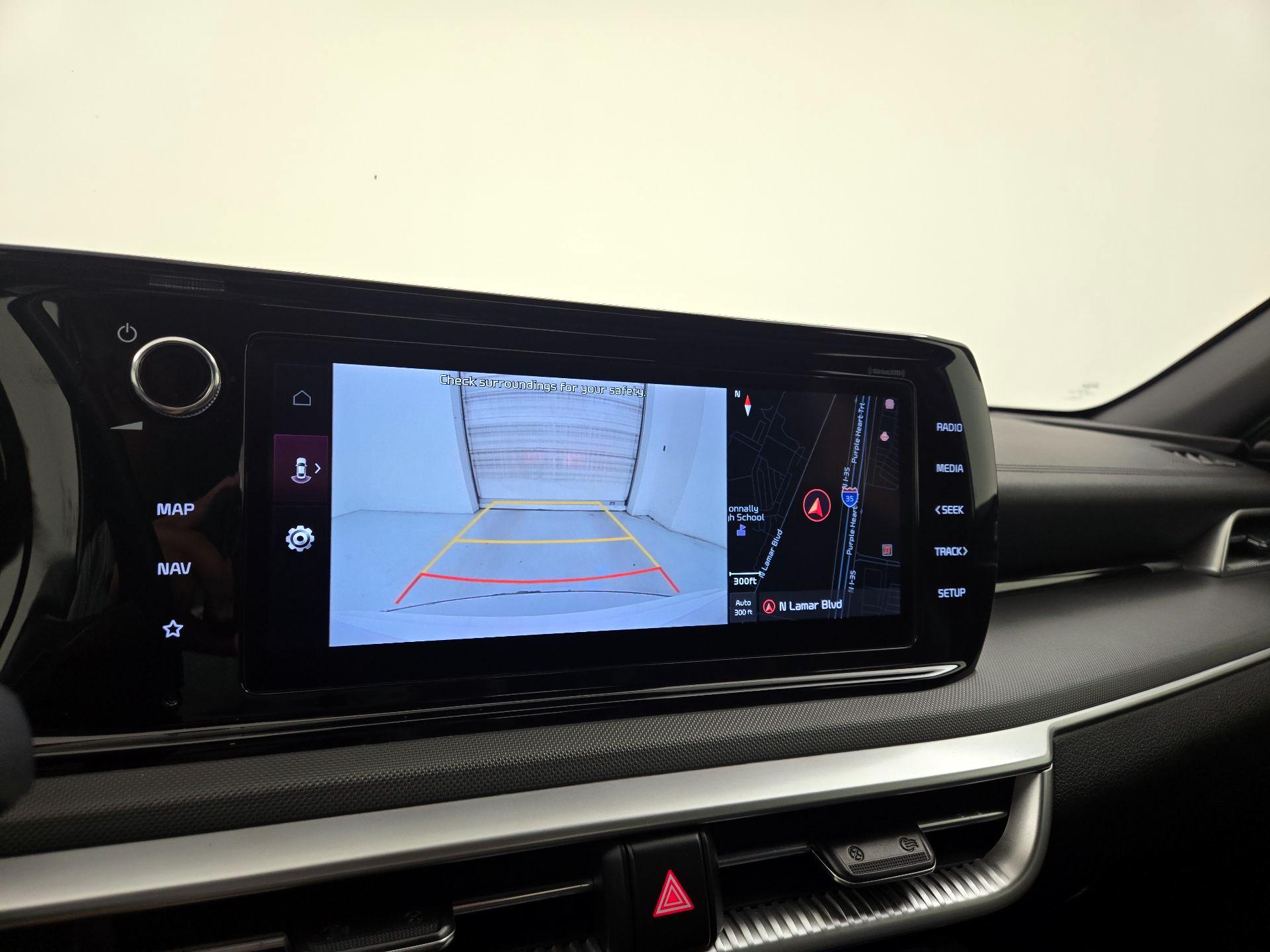 Thumbnail: 2022 Kia K5 - 15