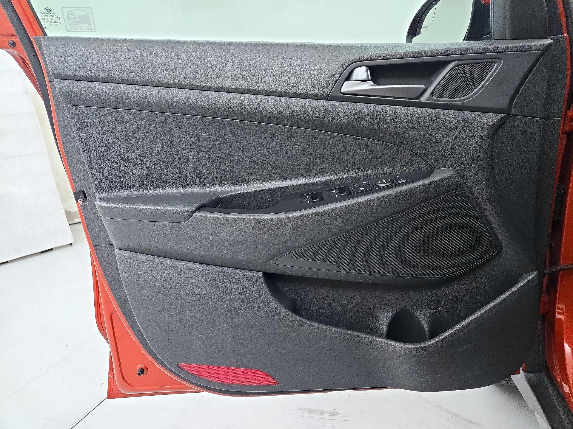 Thumbnail: 2017 Hyundai Tucson - 12