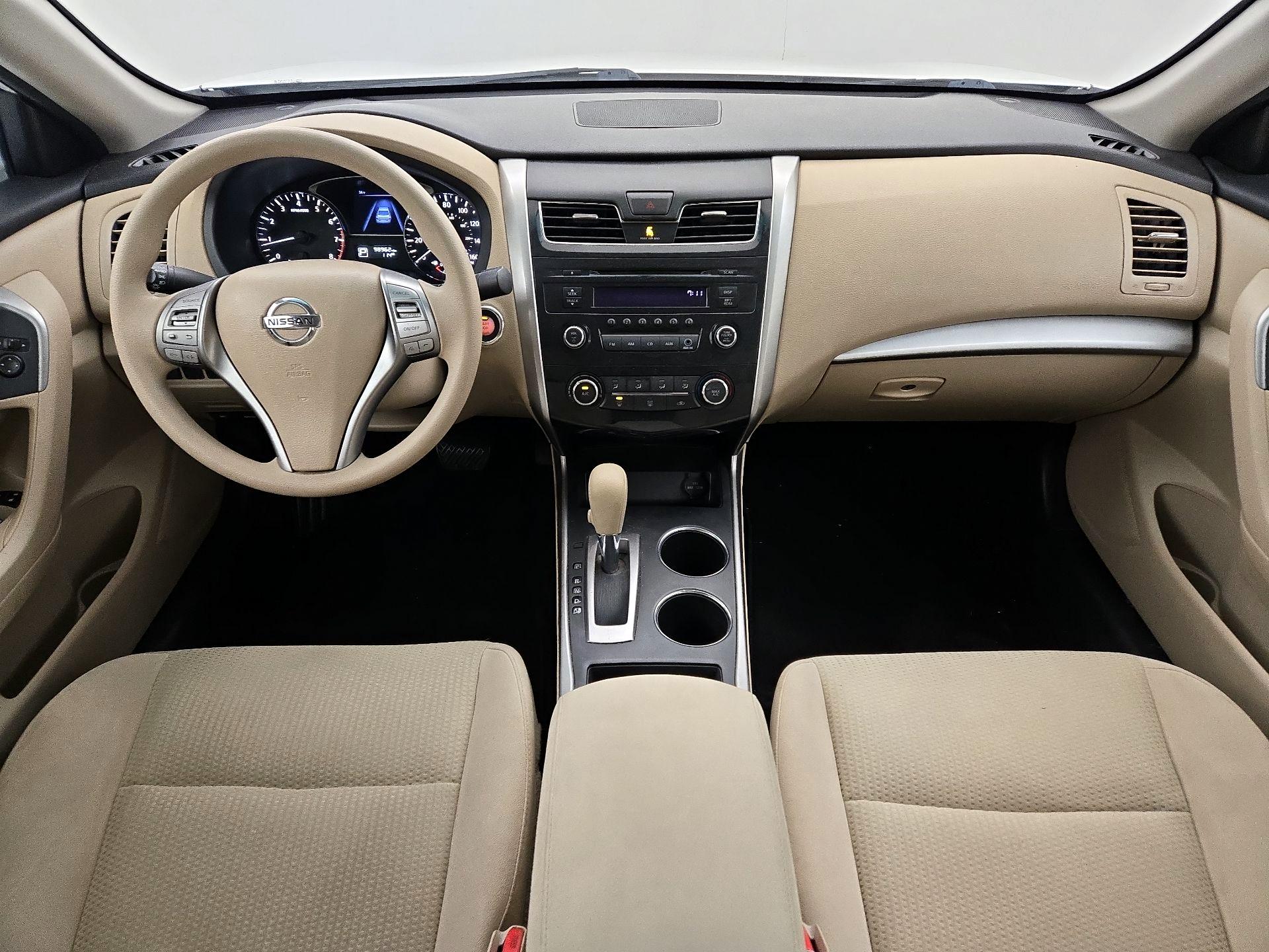 Thumbnail: 2015 Nissan Altima - 9