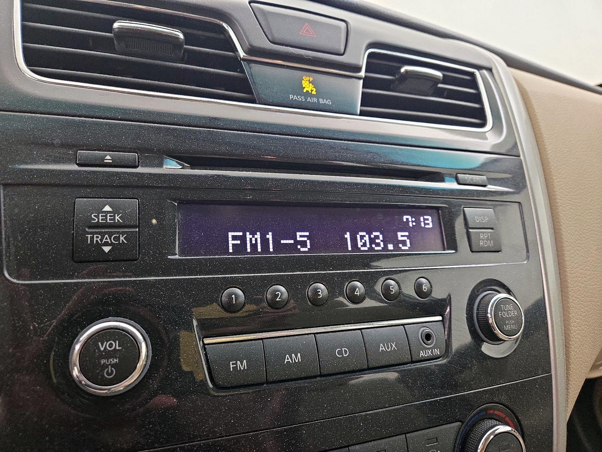 Thumbnail: 2015 Nissan Altima - 14