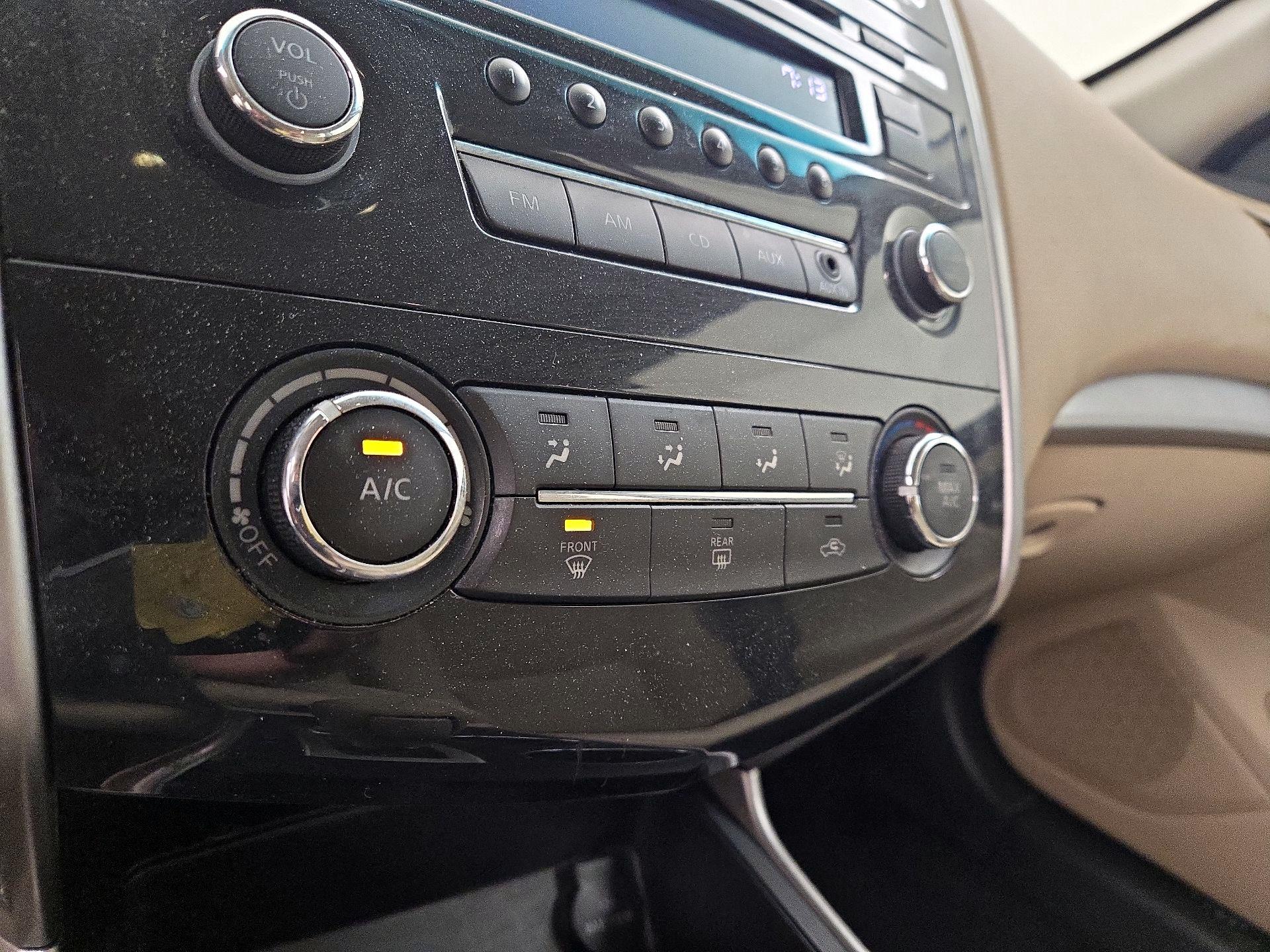 Thumbnail: 2015 Nissan Altima - 15