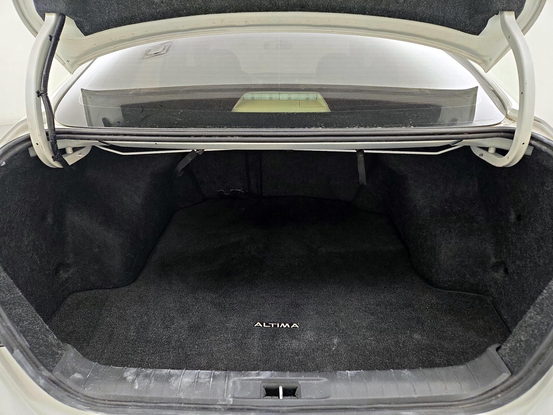 Thumbnail: 2015 Nissan Altima - 19