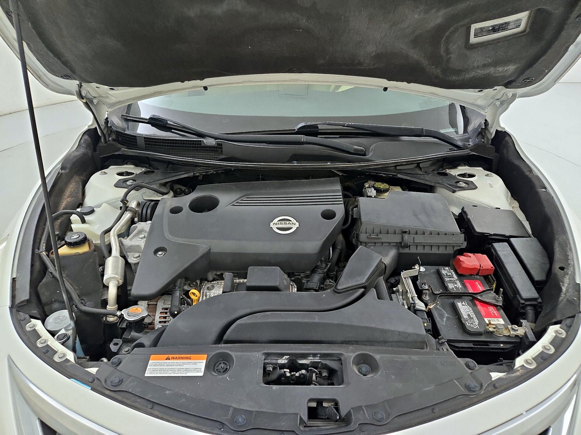 Thumbnail: 2015 Nissan Altima - 20