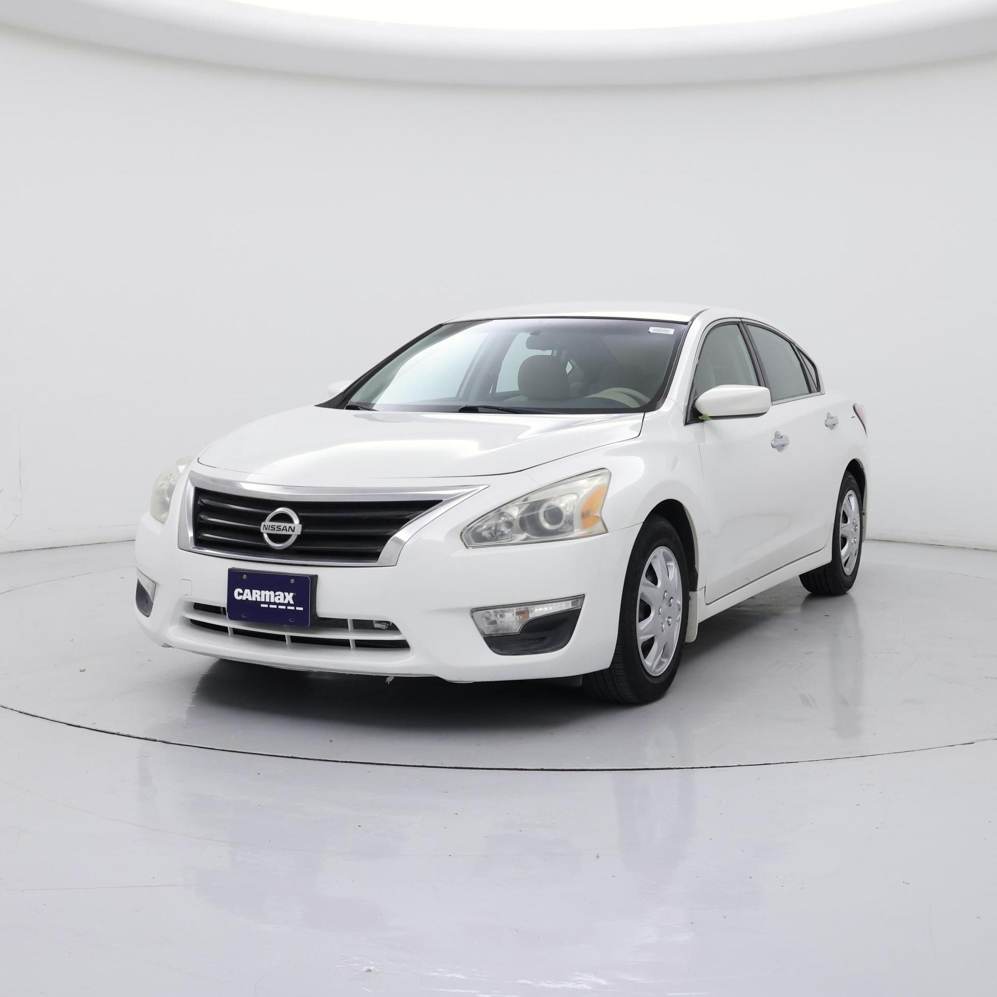 Thumbnail: 2015 Nissan Altima - 4