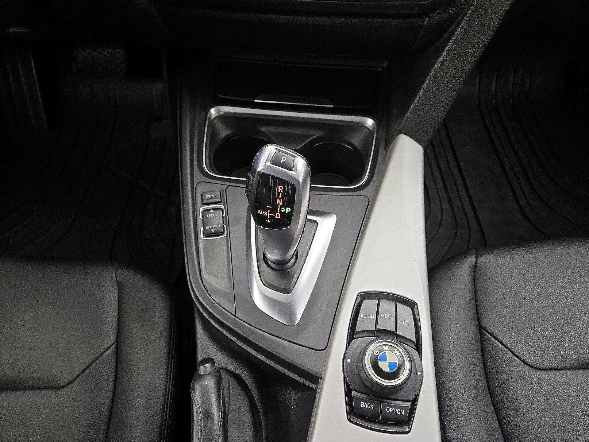 Thumbnail: 2015 BMW 3 Series - 16