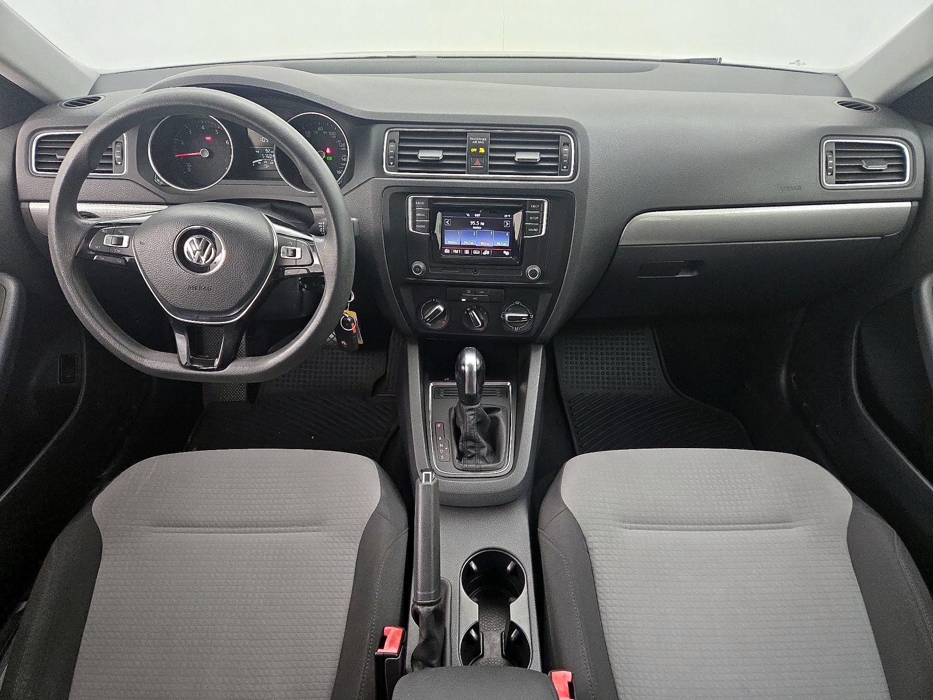 Thumbnail: 2017 Volkswagen Jetta - 9