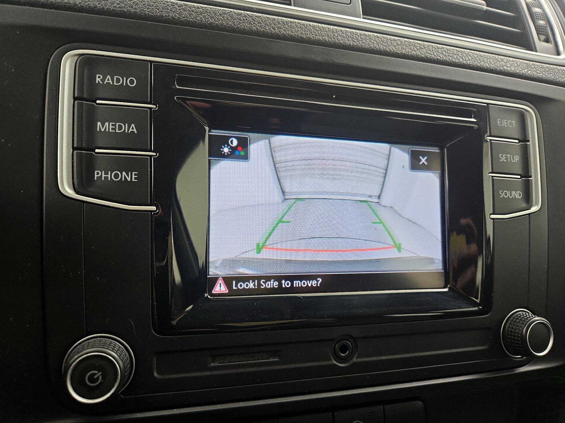 Thumbnail: 2017 Volkswagen Jetta - 14