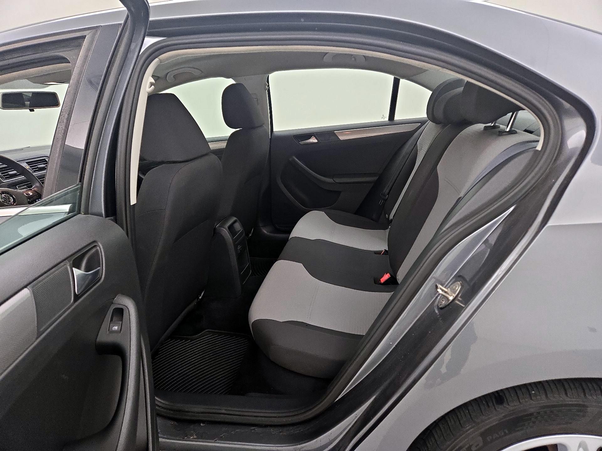 Thumbnail: 2017 Volkswagen Jetta - 19