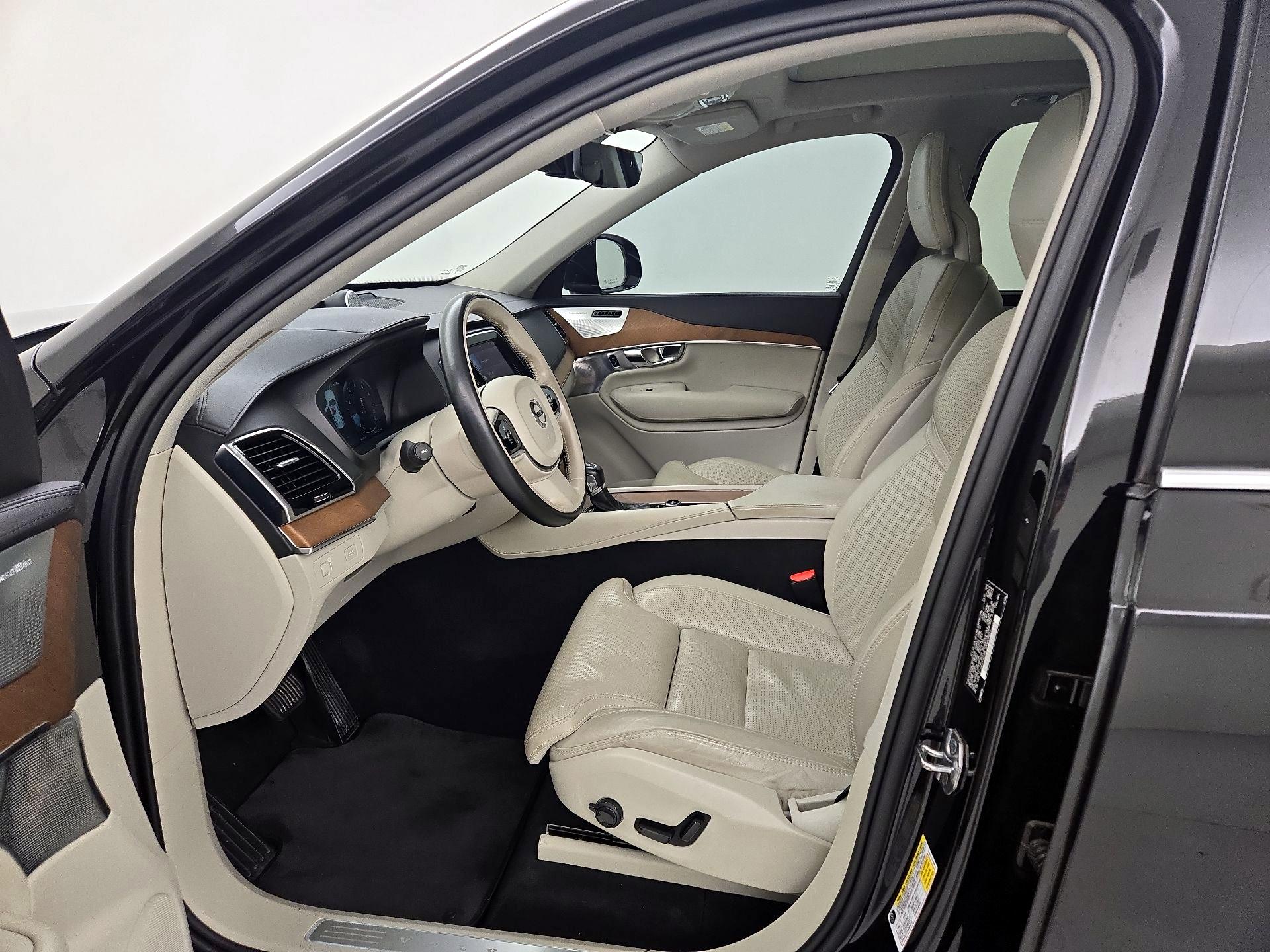 Thumbnail: 2016 Volvo XC90 - 11