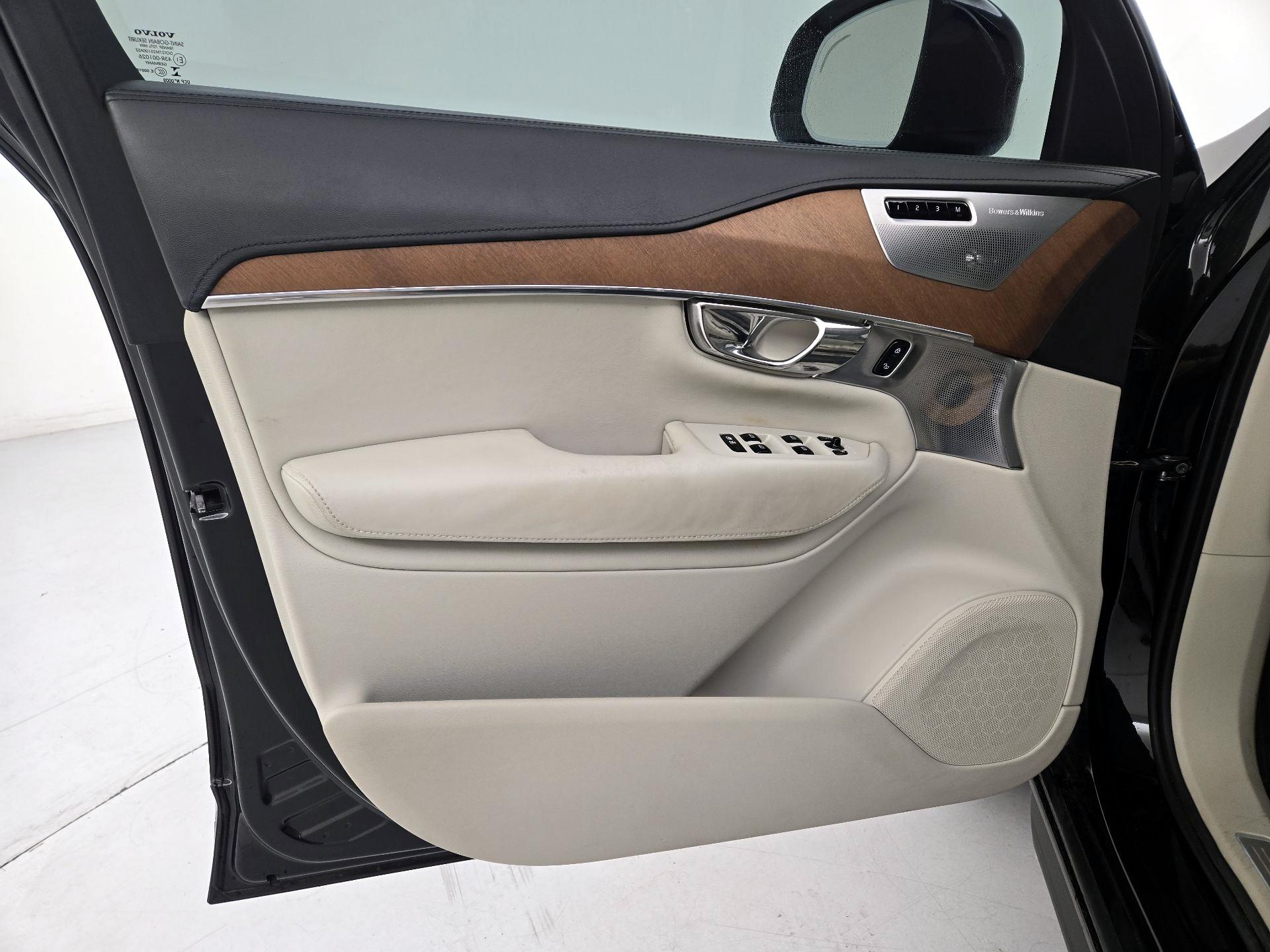 Thumbnail: 2016 Volvo XC90 - 12