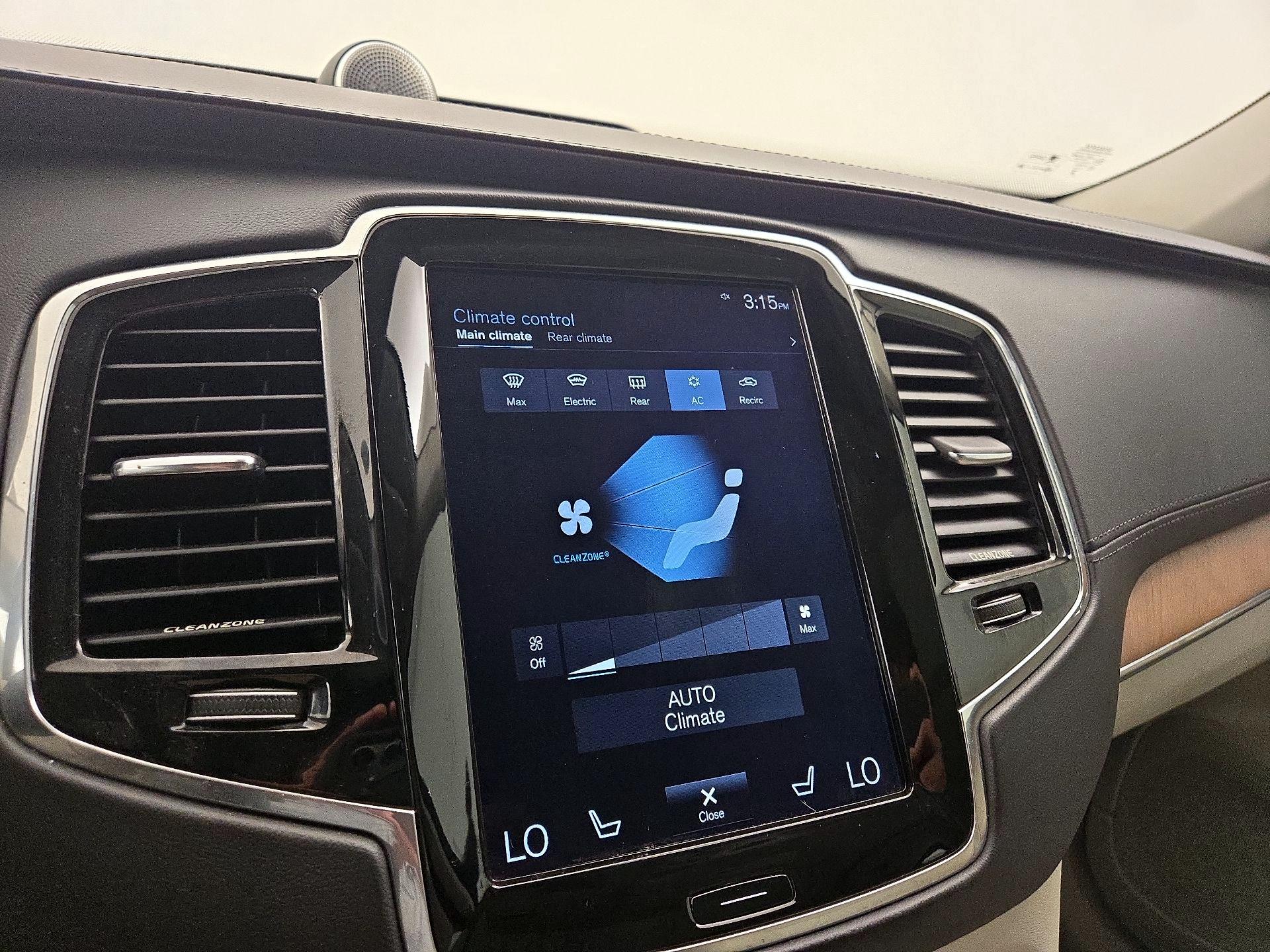 Thumbnail: 2016 Volvo XC90 - 17