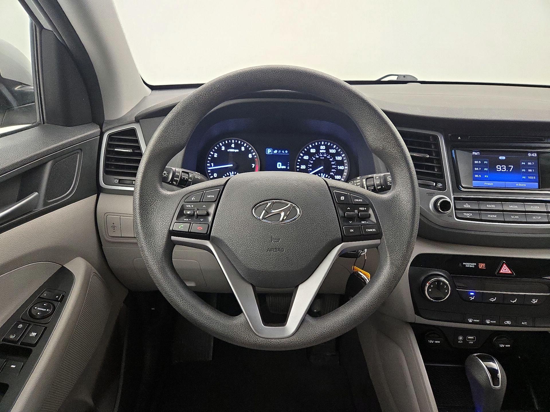 Thumbnail: 2016 Hyundai Tucson - 10
