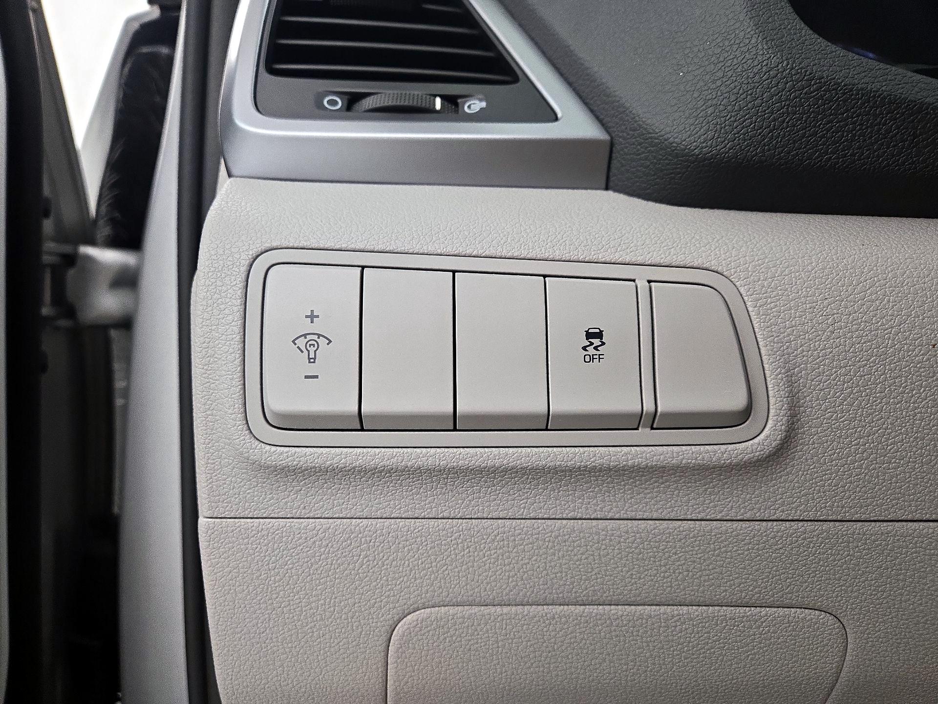 Thumbnail: 2016 Hyundai Tucson - 13