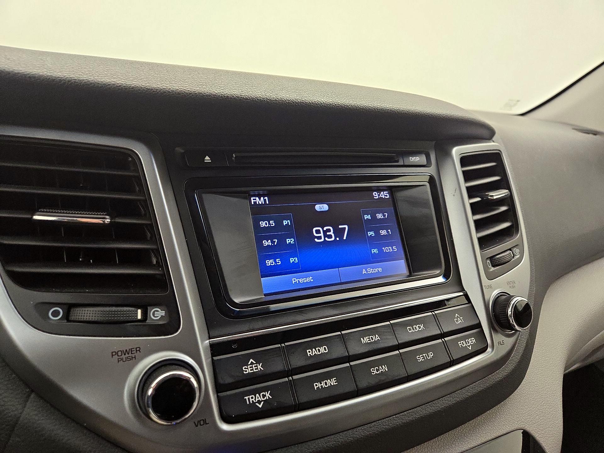 Thumbnail: 2016 Hyundai Tucson - 15