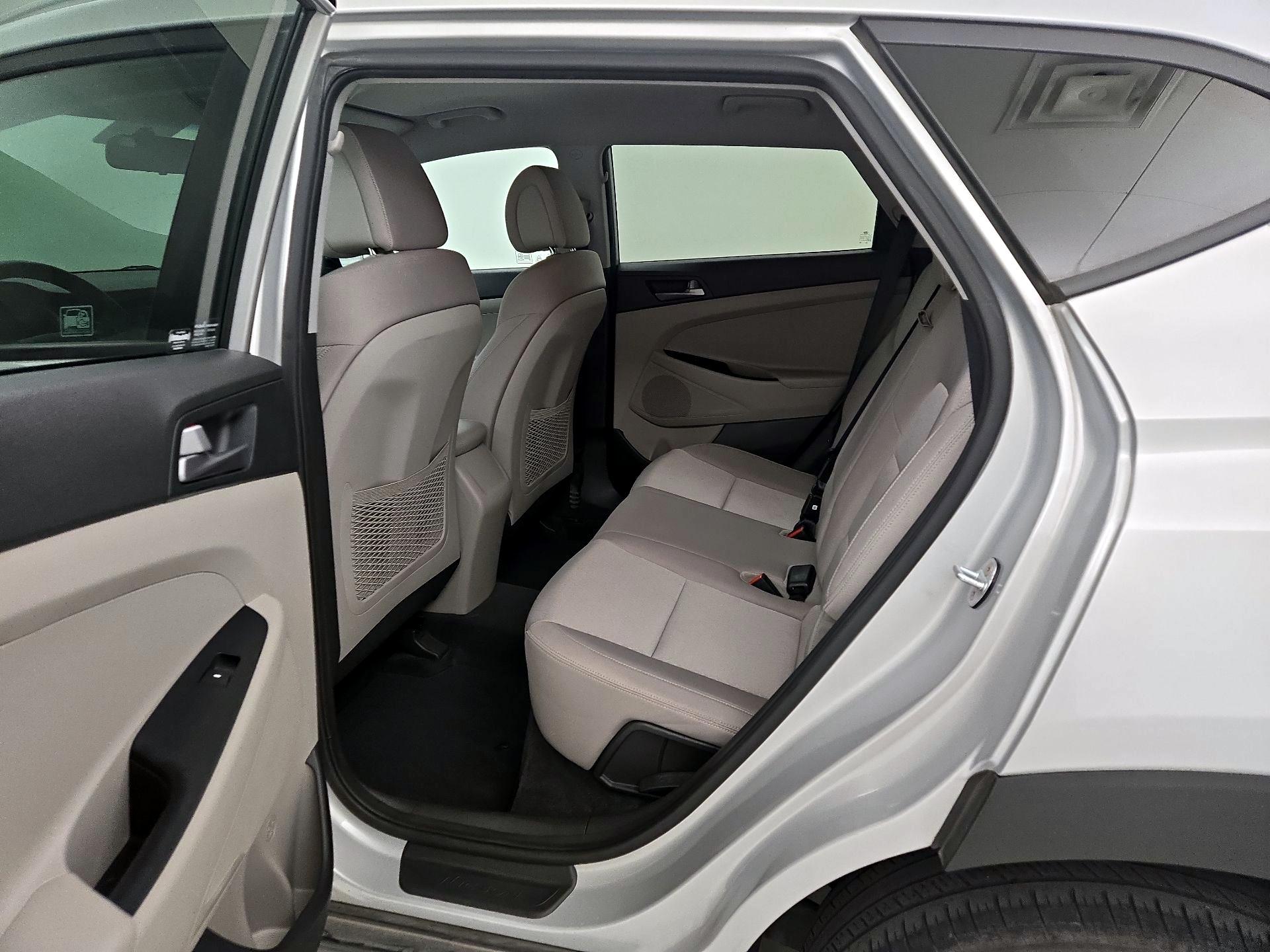 Thumbnail: 2016 Hyundai Tucson - 19