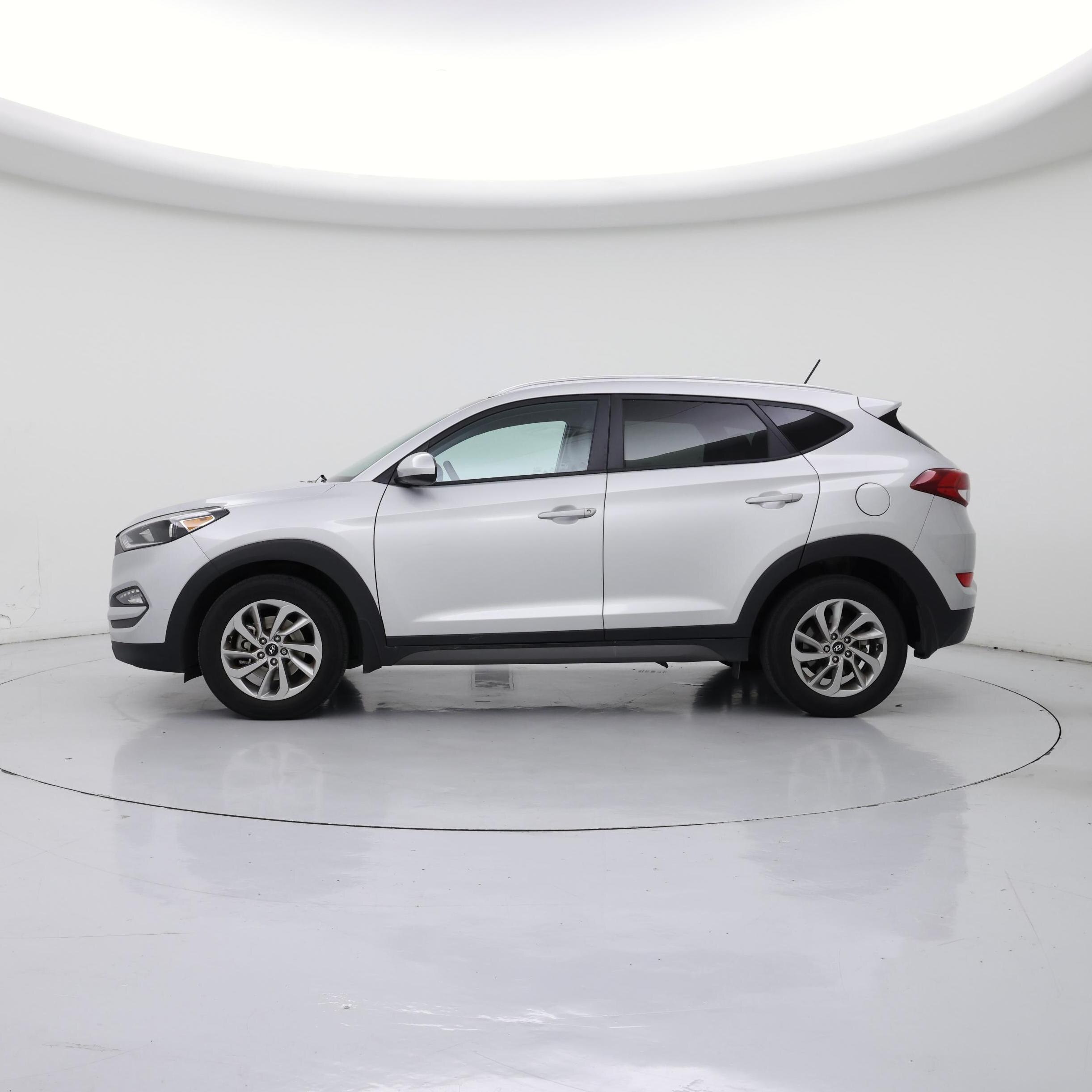 Thumbnail: 2016 Hyundai Tucson - 3