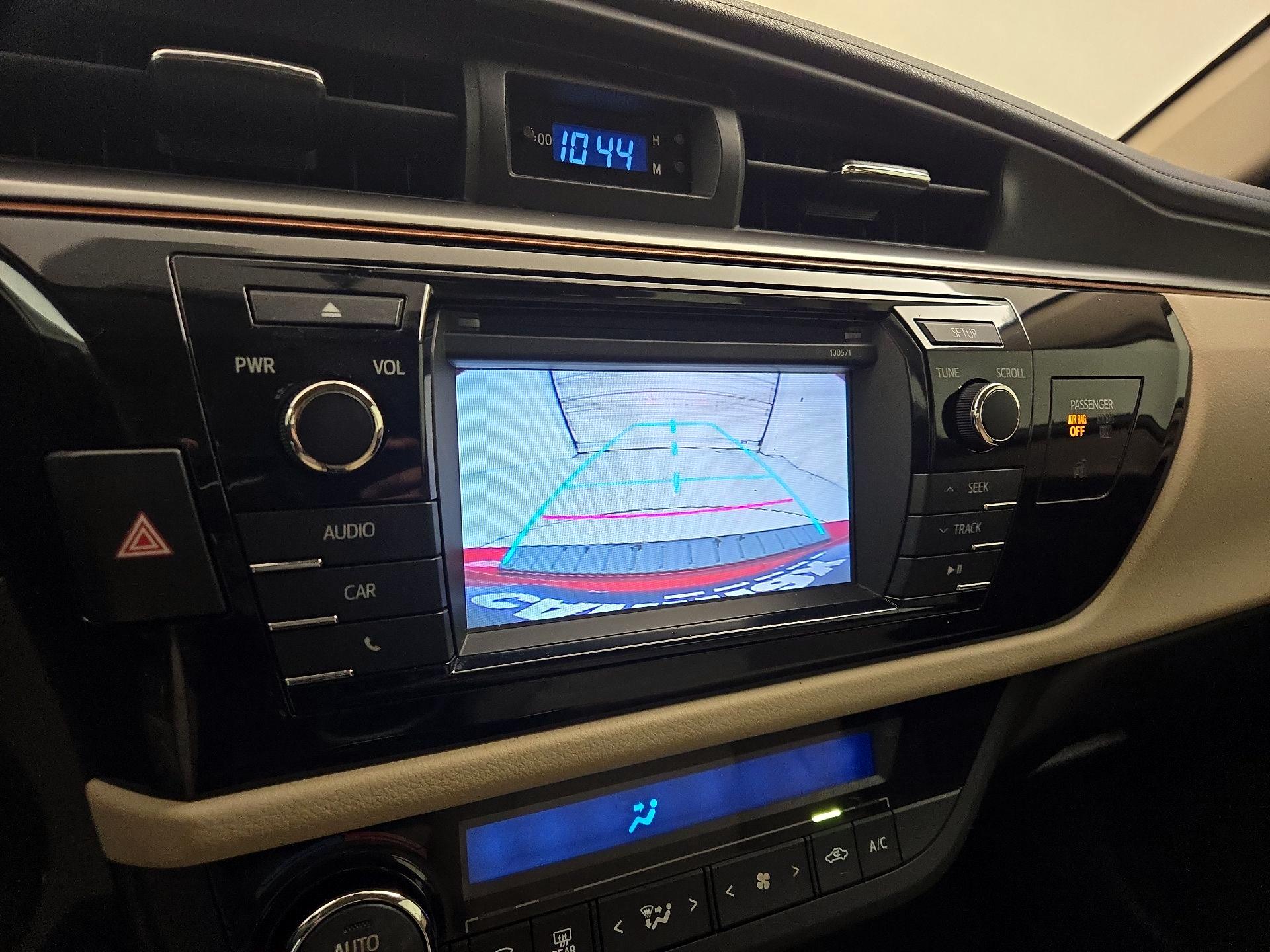 Thumbnail: 2016 Toyota Corolla - 14