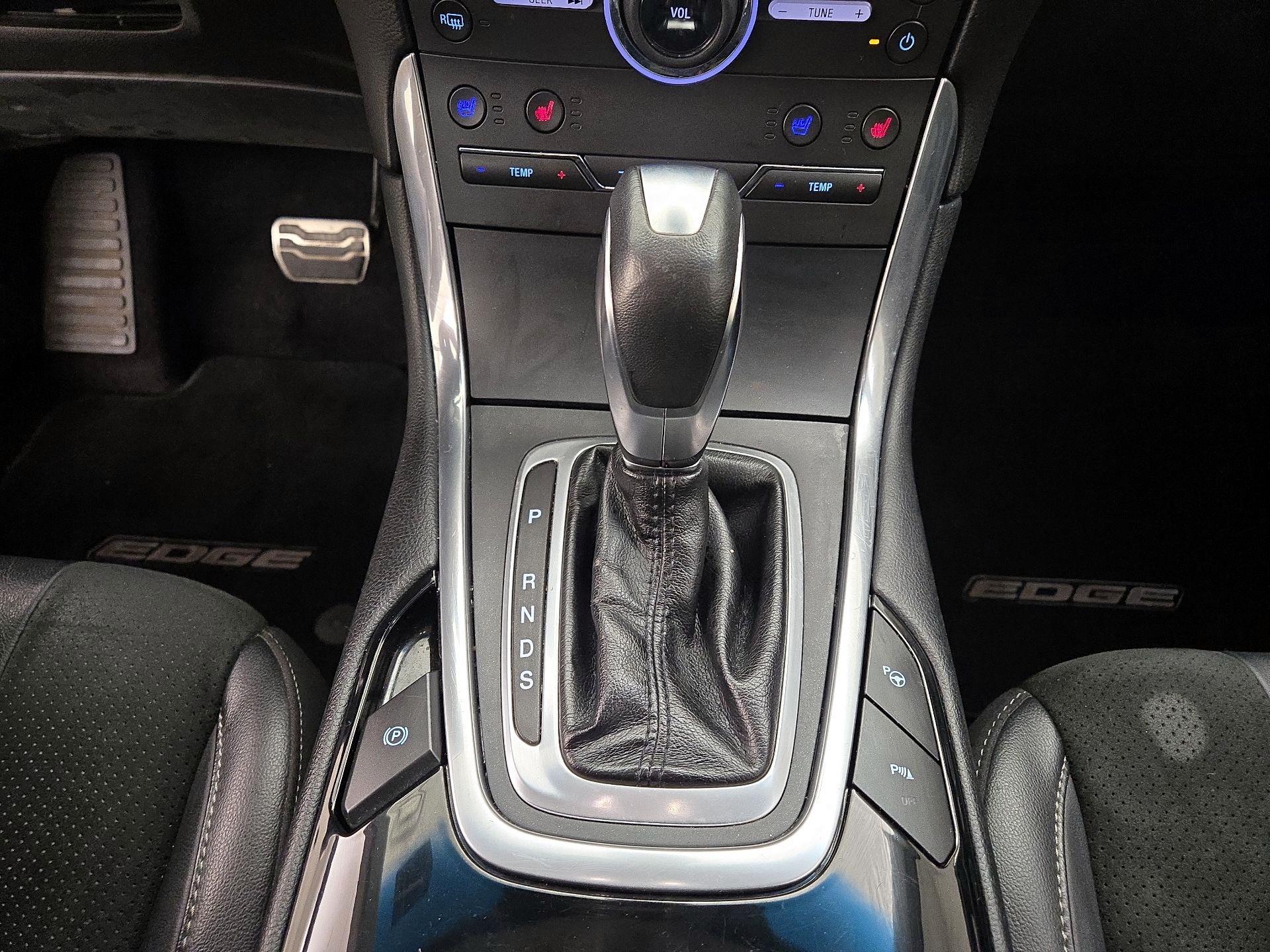 Thumbnail: 2015 Ford Edge - 18