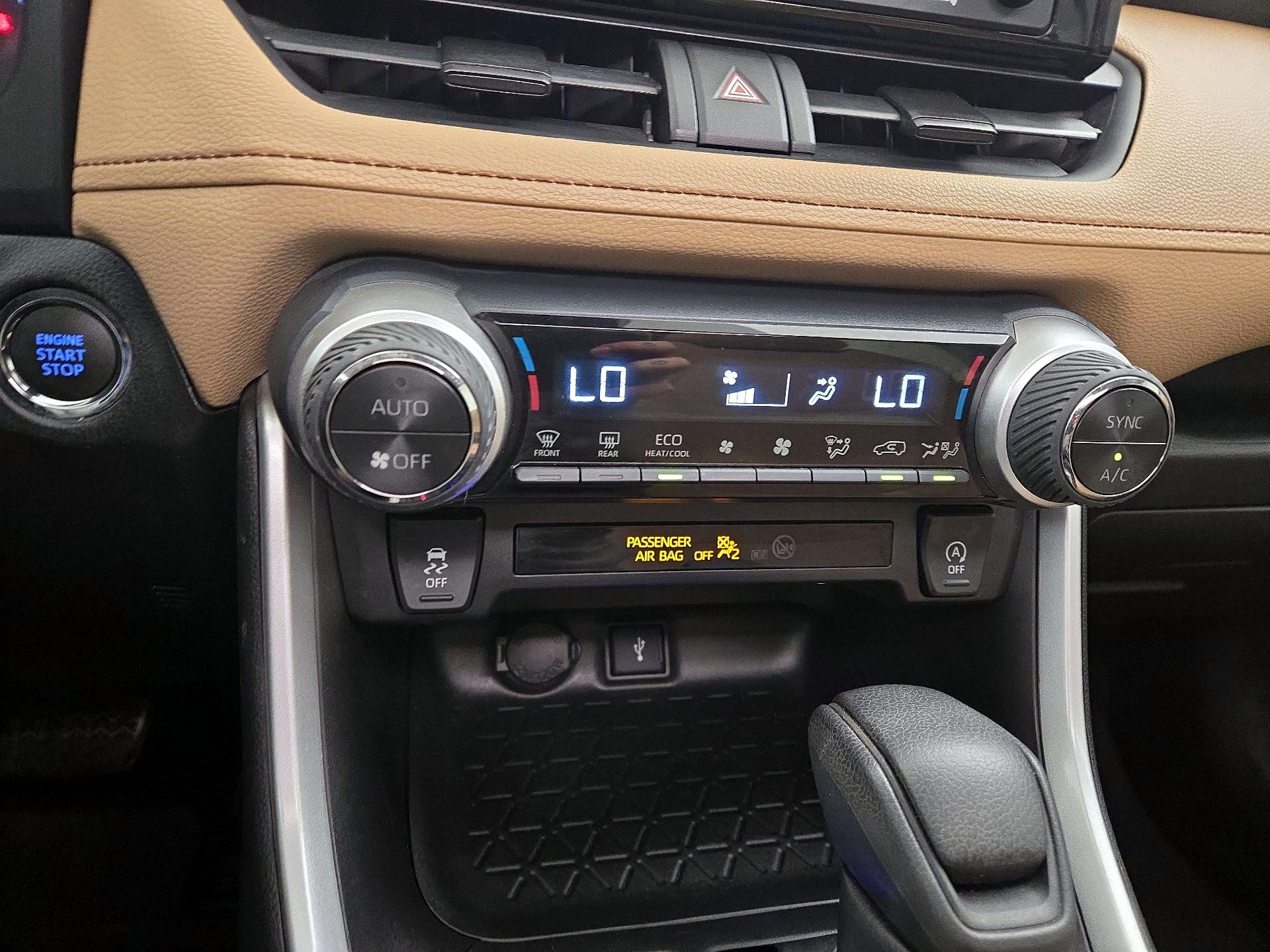 Thumbnail: 2021 Toyota RAV4 - 16