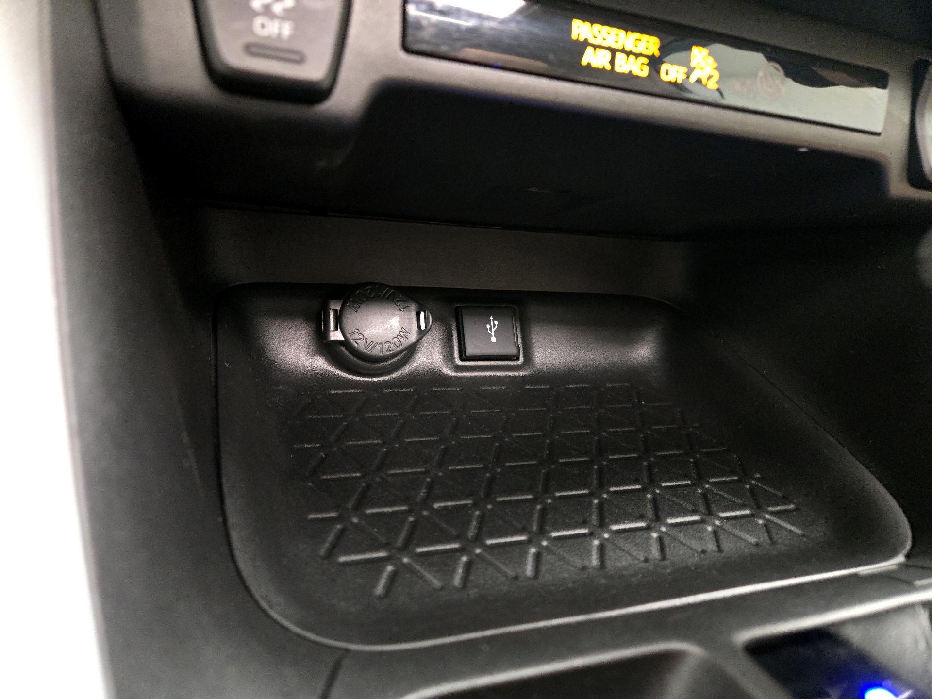 Thumbnail: 2021 Toyota RAV4 - 18