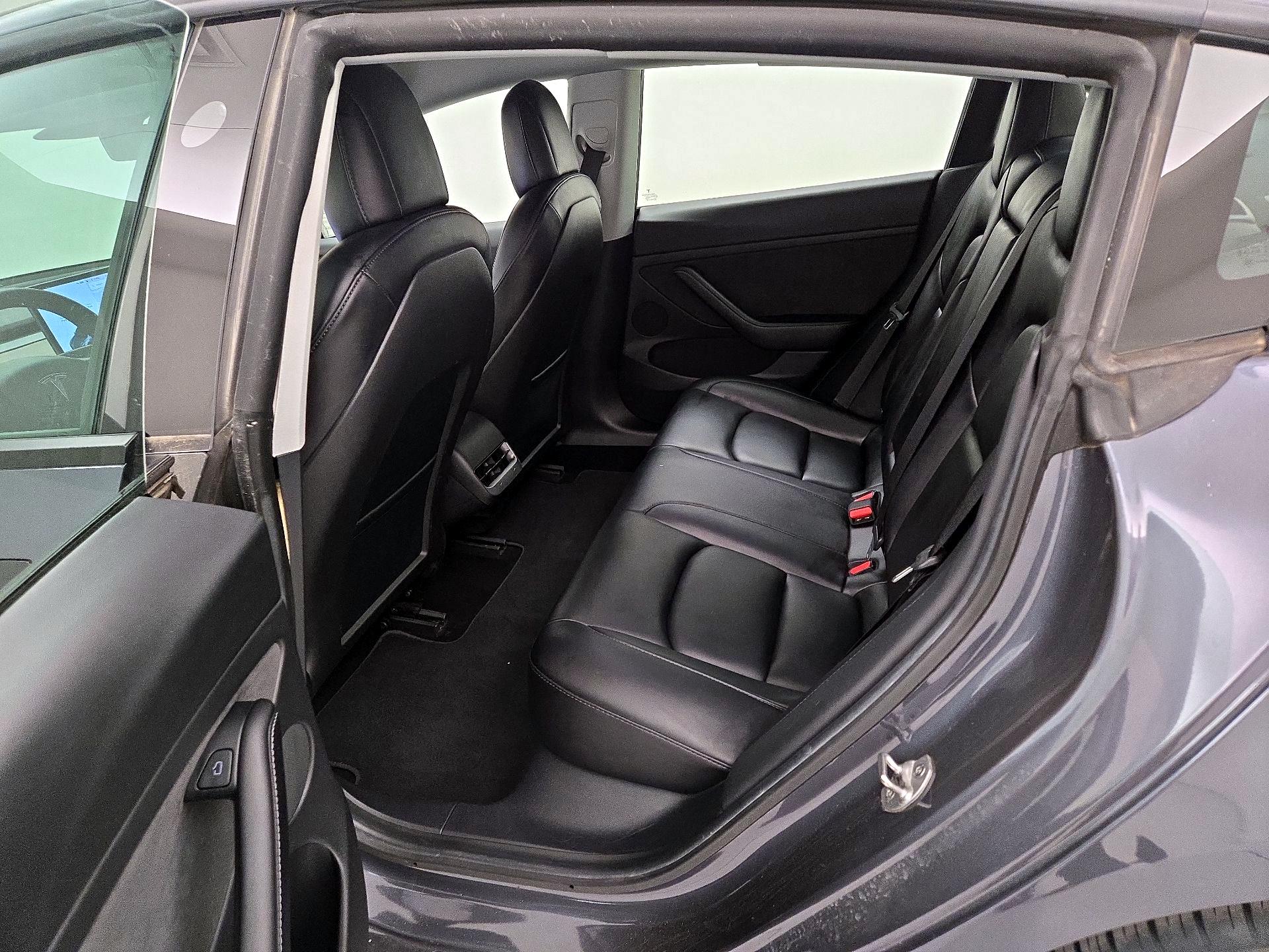 Thumbnail: 2021 Tesla Model 3 - 19