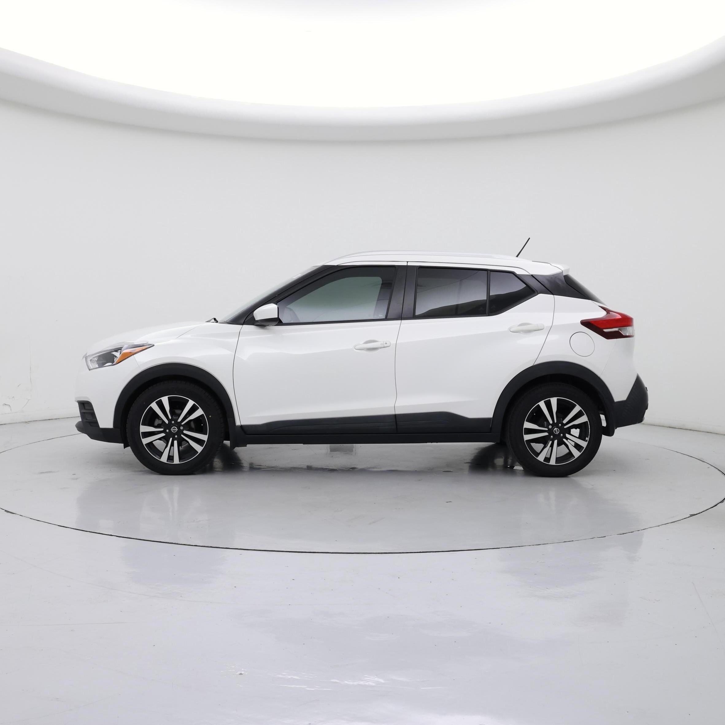 Thumbnail: 2020 Nissan Kicks - 3