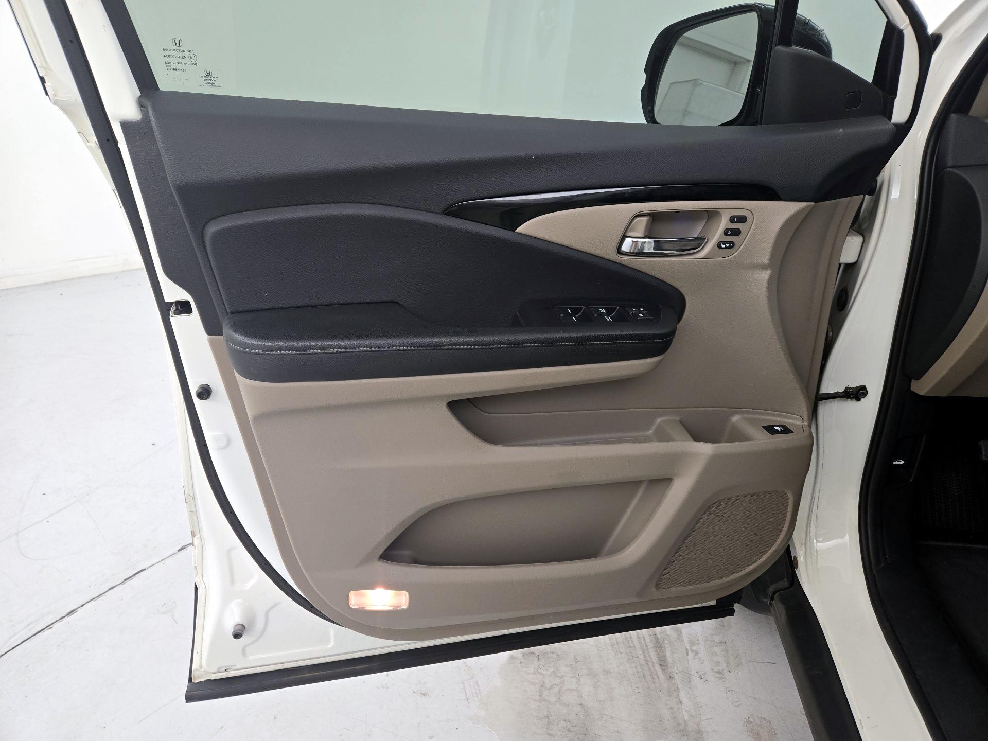 Thumbnail: 2019 Honda Ridgeline - 12