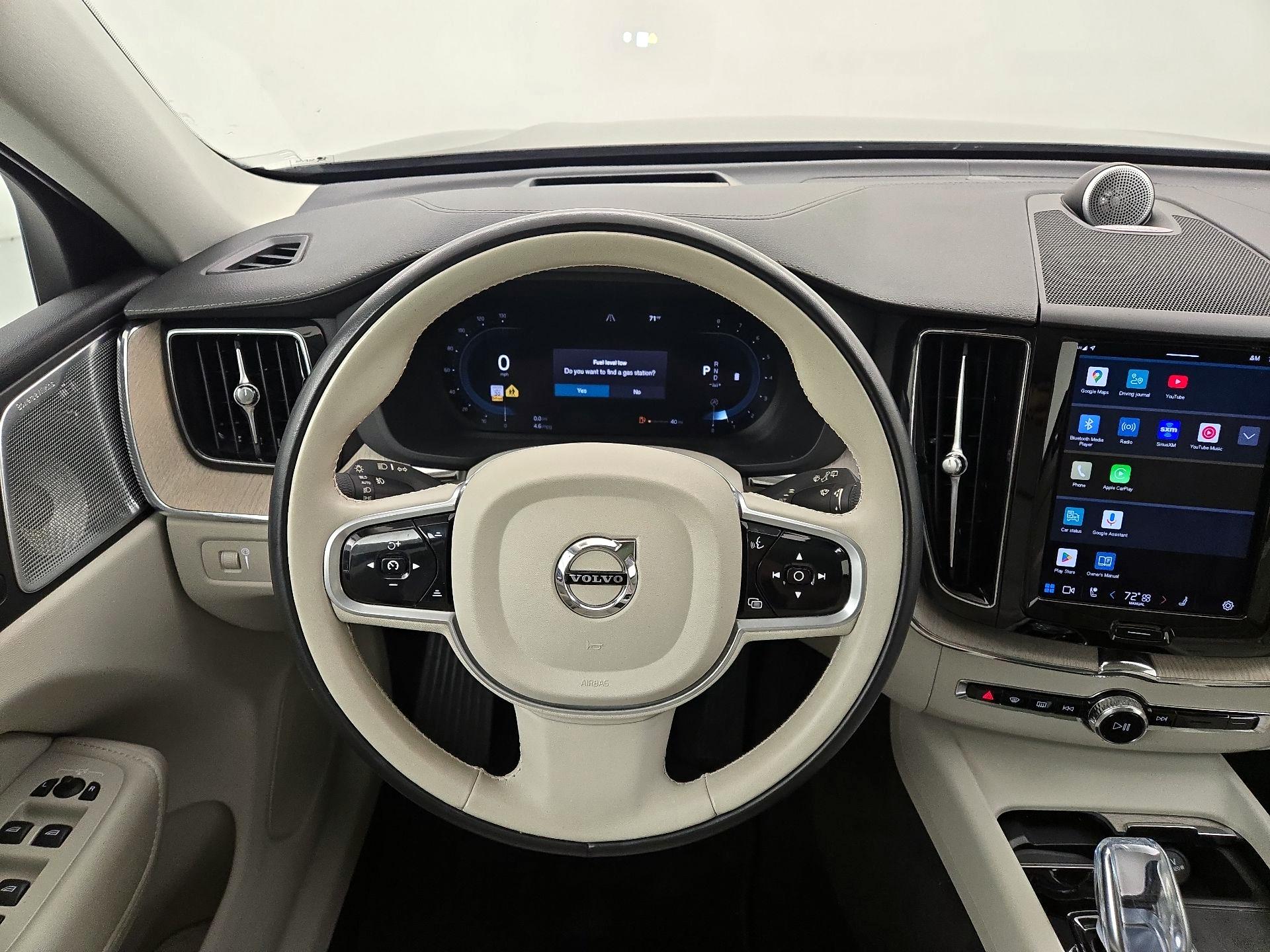 Thumbnail: 2022 Volvo XC60 - 10