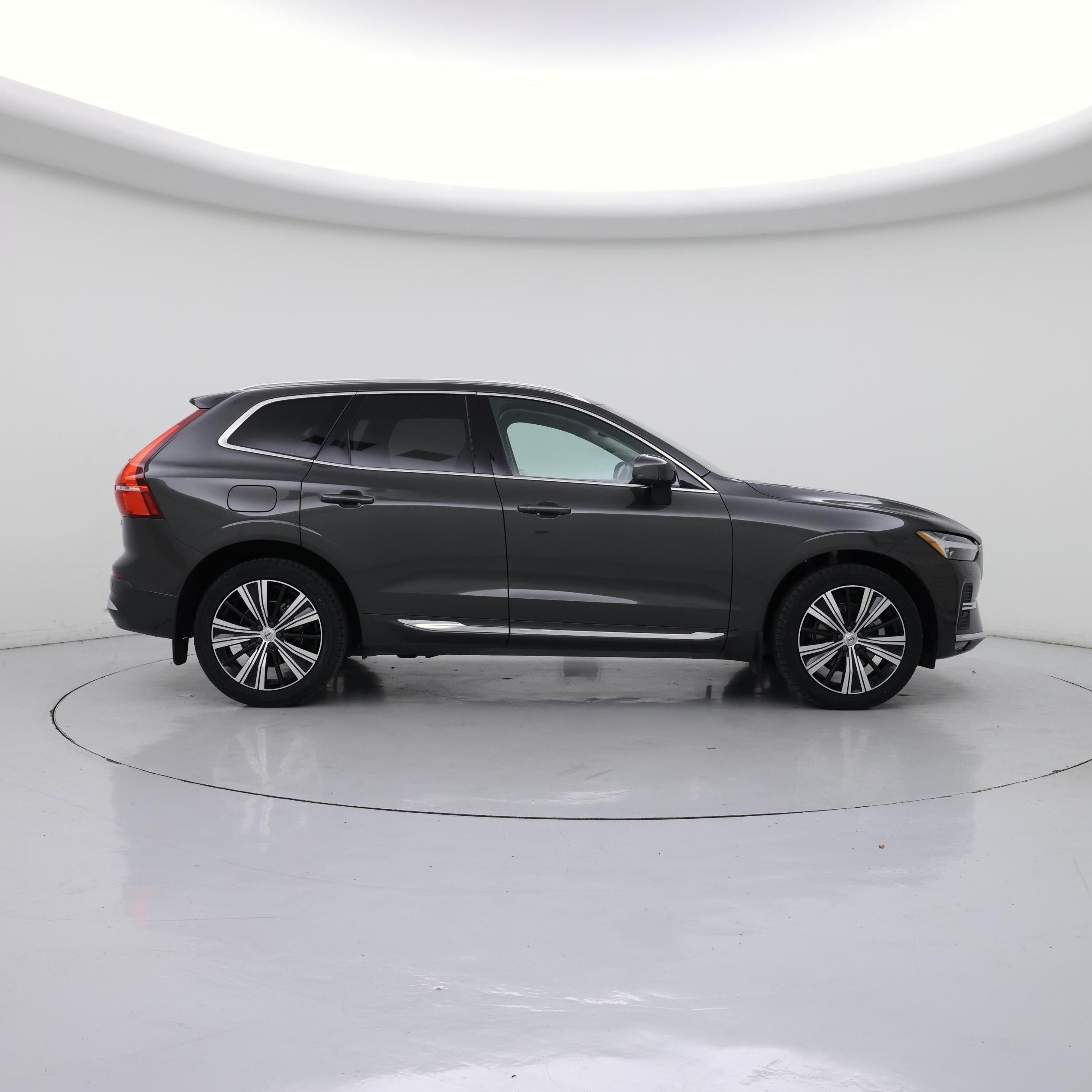Thumbnail: 2022 Volvo XC60 - 7