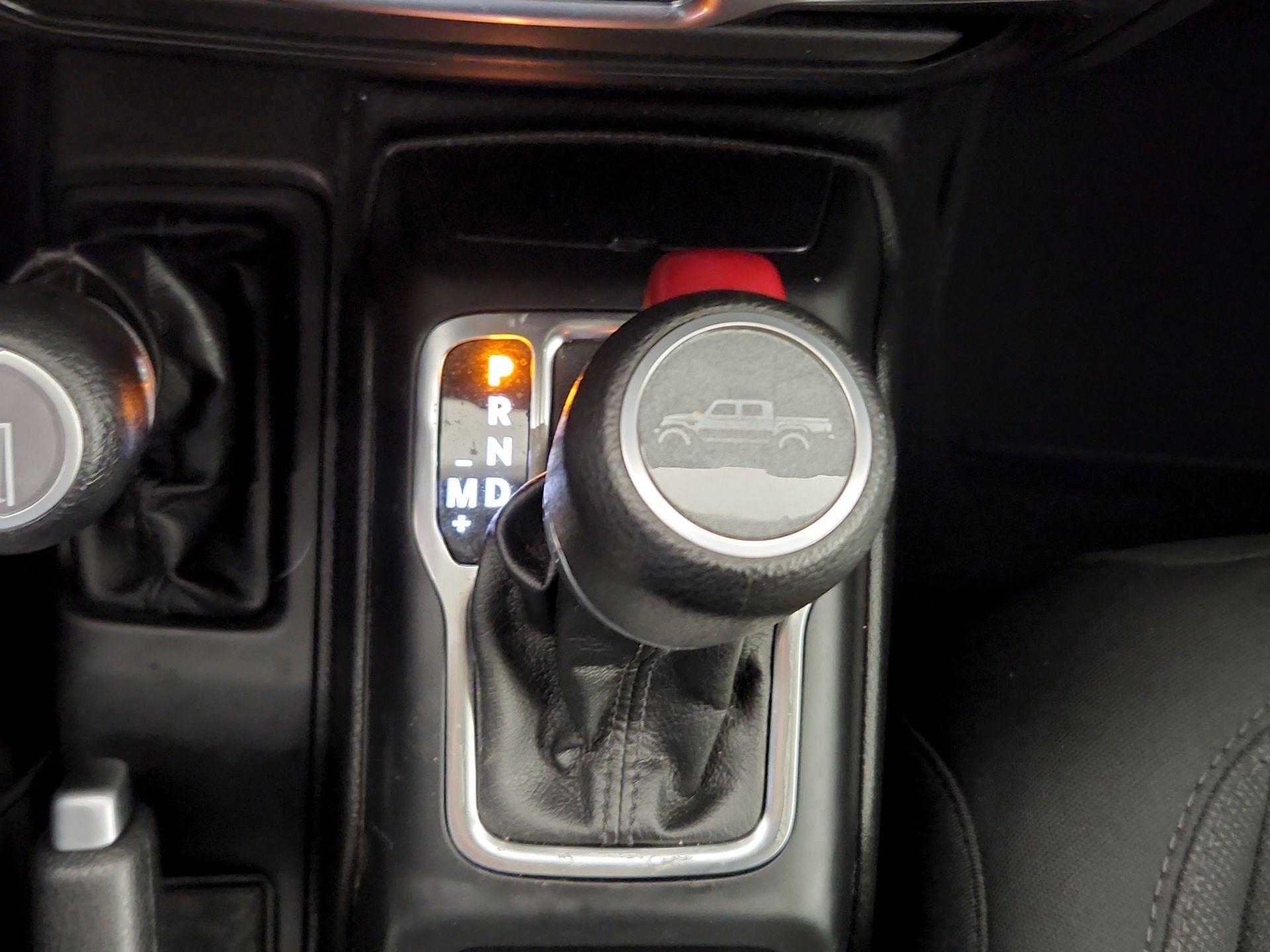 Thumbnail: 2023 Jeep Gladiator - 17