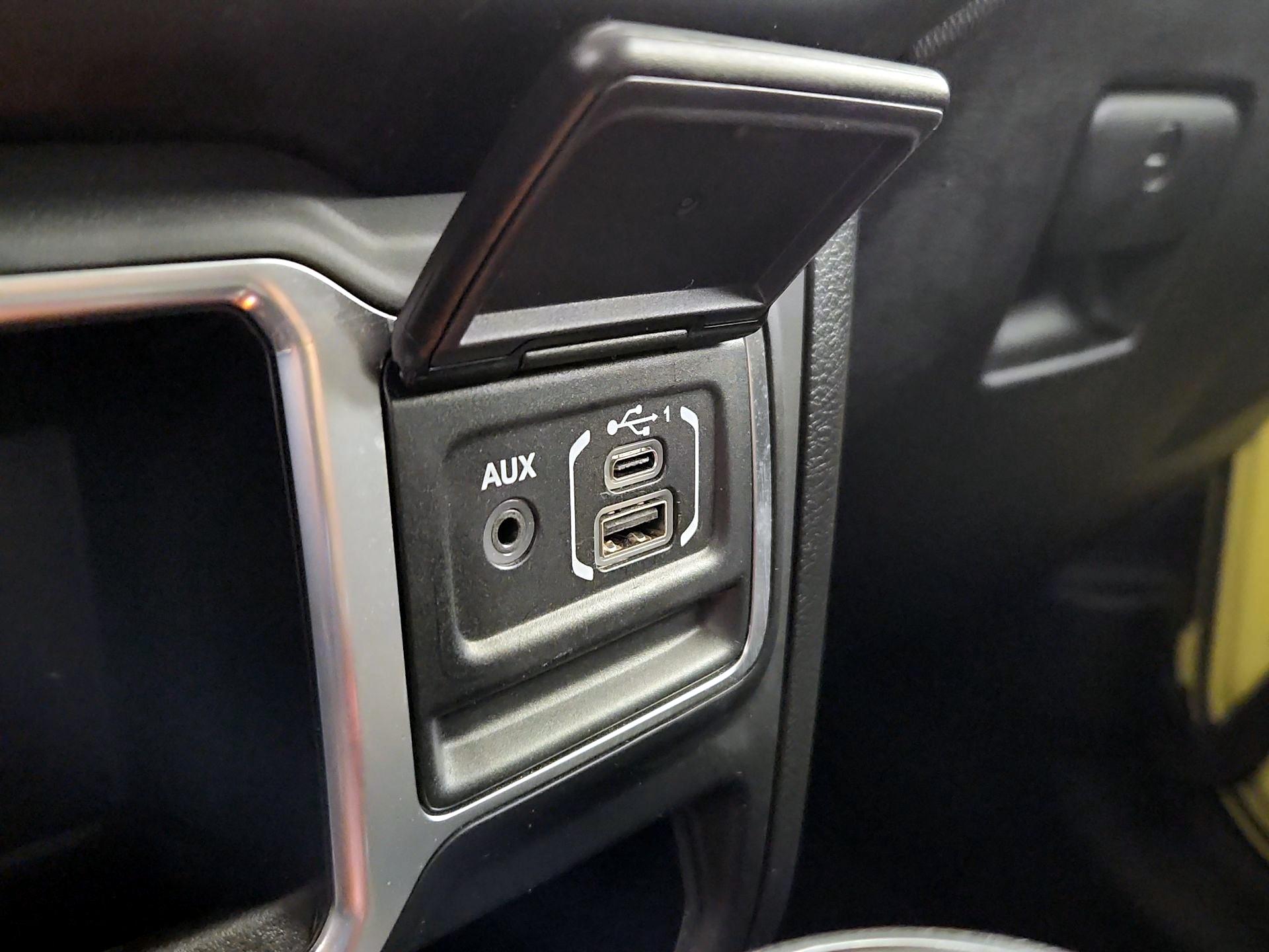 Thumbnail: 2023 Jeep Gladiator - 18