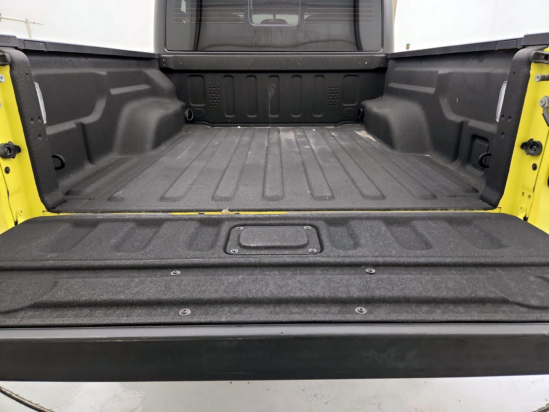 Thumbnail: 2023 Jeep Gladiator - 20