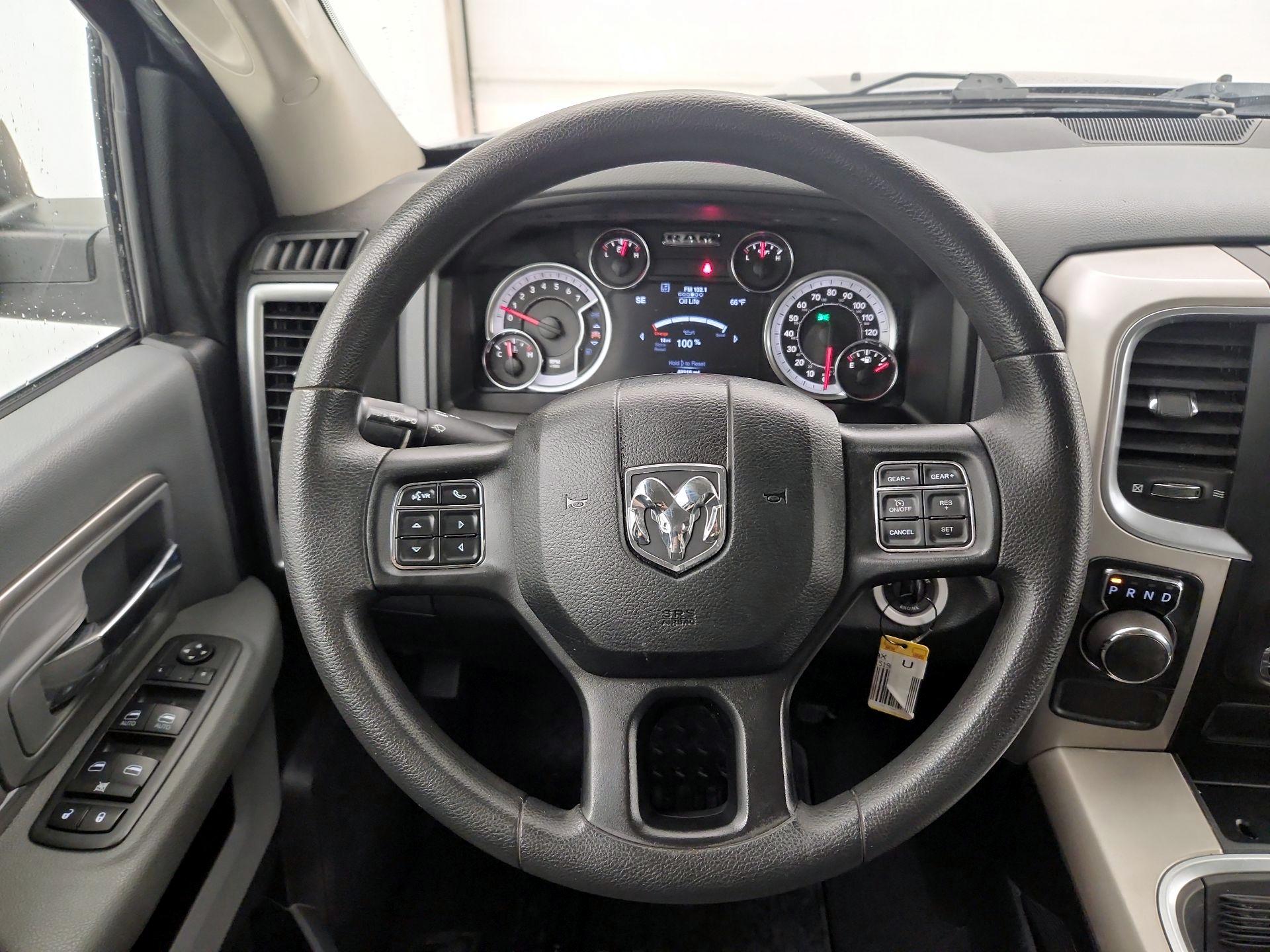 Thumbnail: 2020 RAM 1500 Classic - 10