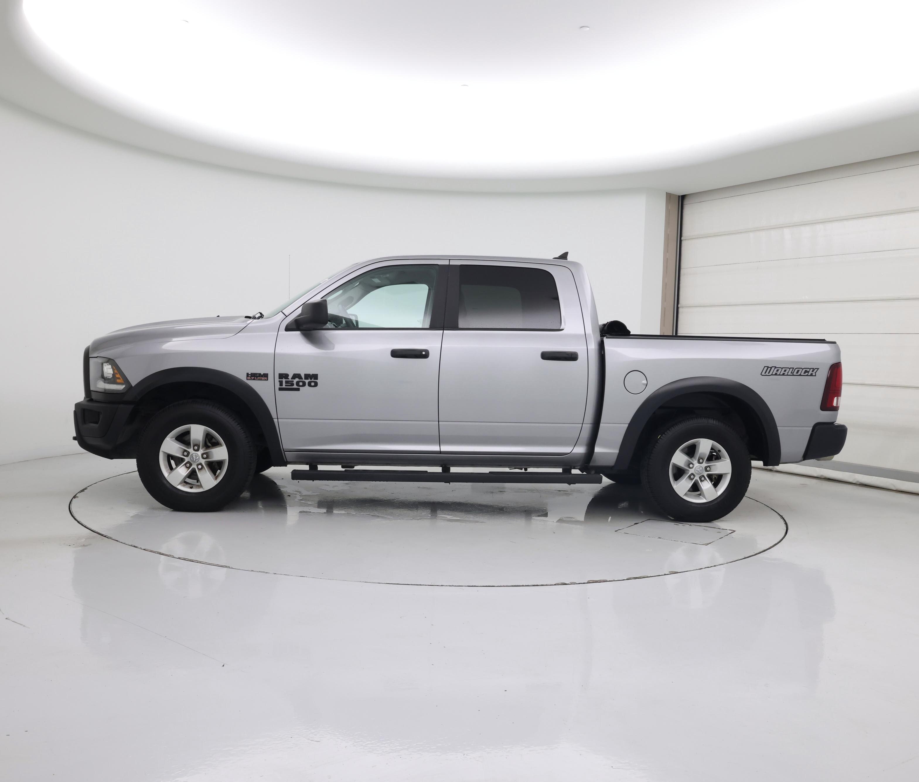 Thumbnail: 2020 RAM 1500 Classic - 3