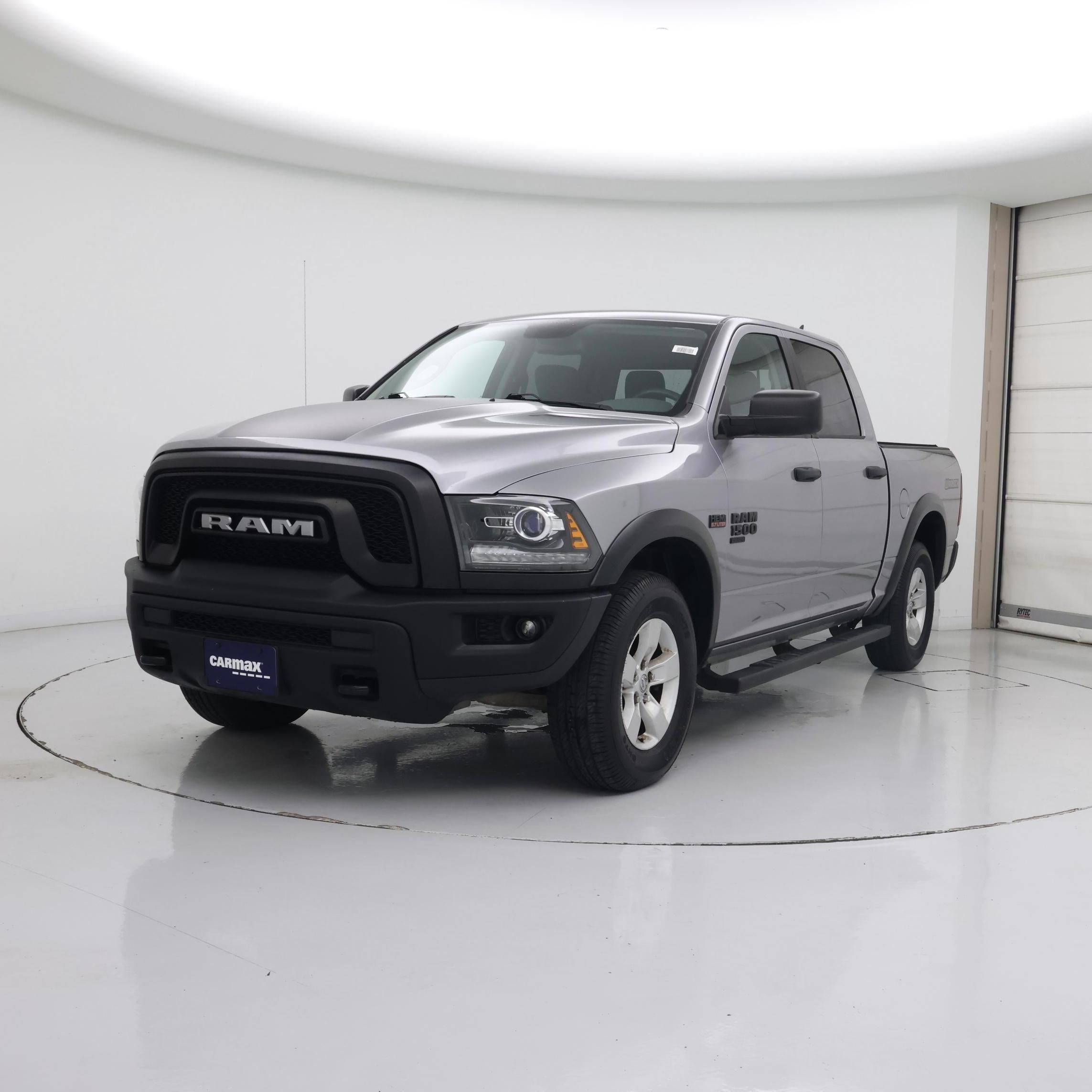 Thumbnail: 2020 RAM 1500 Classic - 4