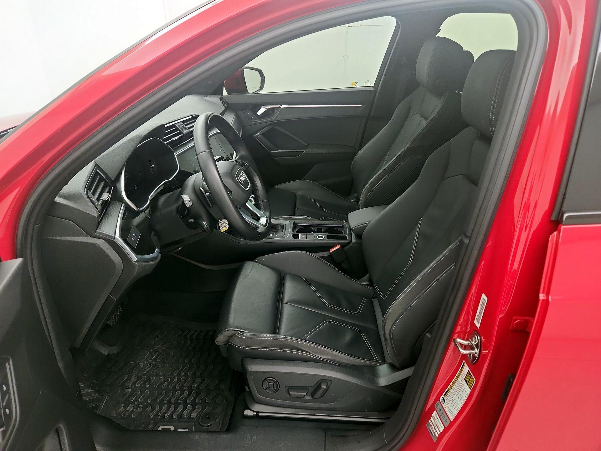 Thumbnail: 2022 Audi Q3 - 11