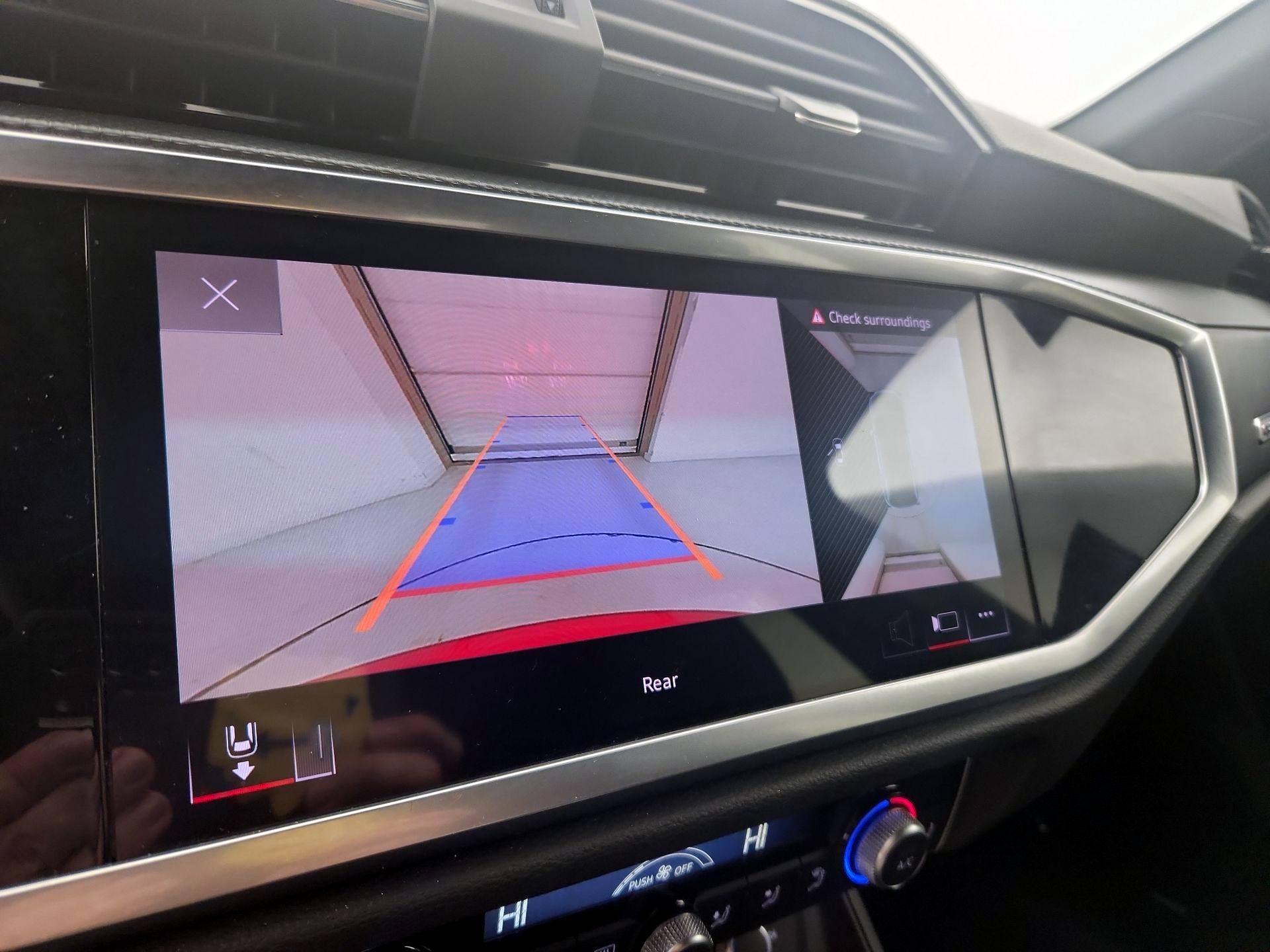 Thumbnail: 2022 Audi Q3 - 15