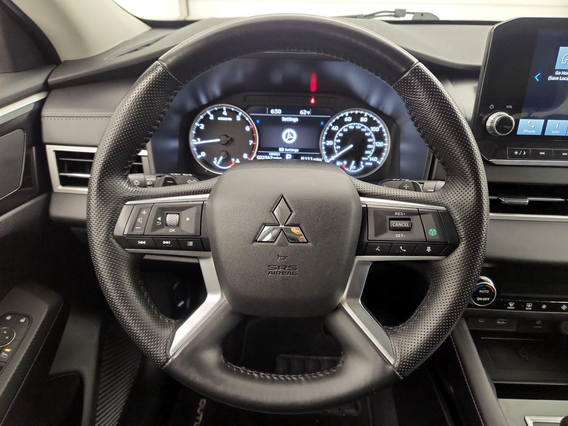 Thumbnail: 2024 Mitsubishi Outlander - 10