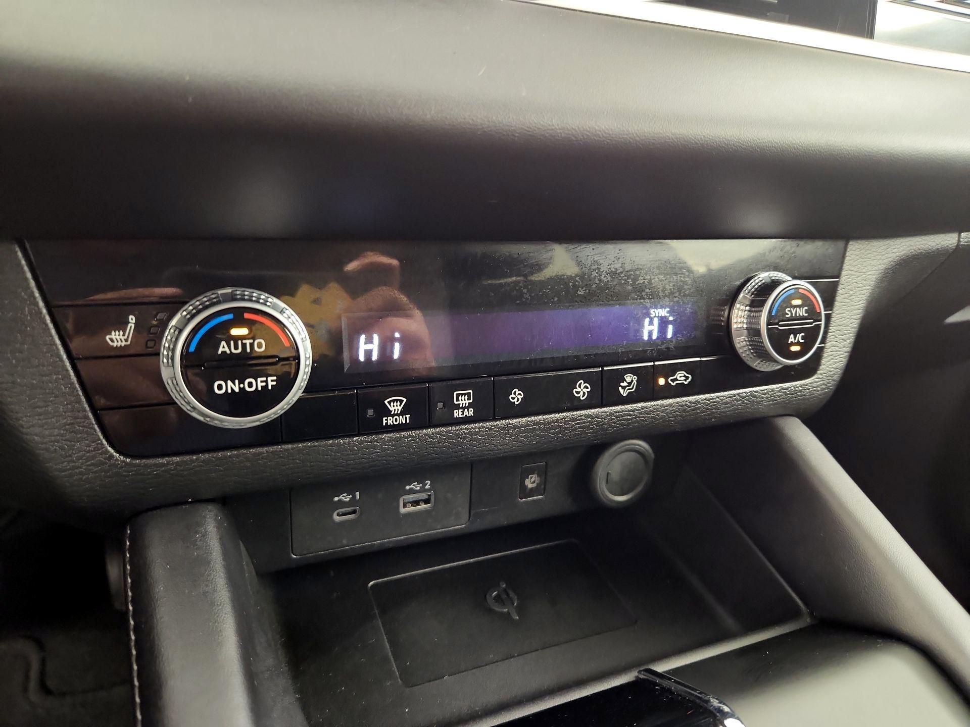 Thumbnail: 2024 Mitsubishi Outlander - 17