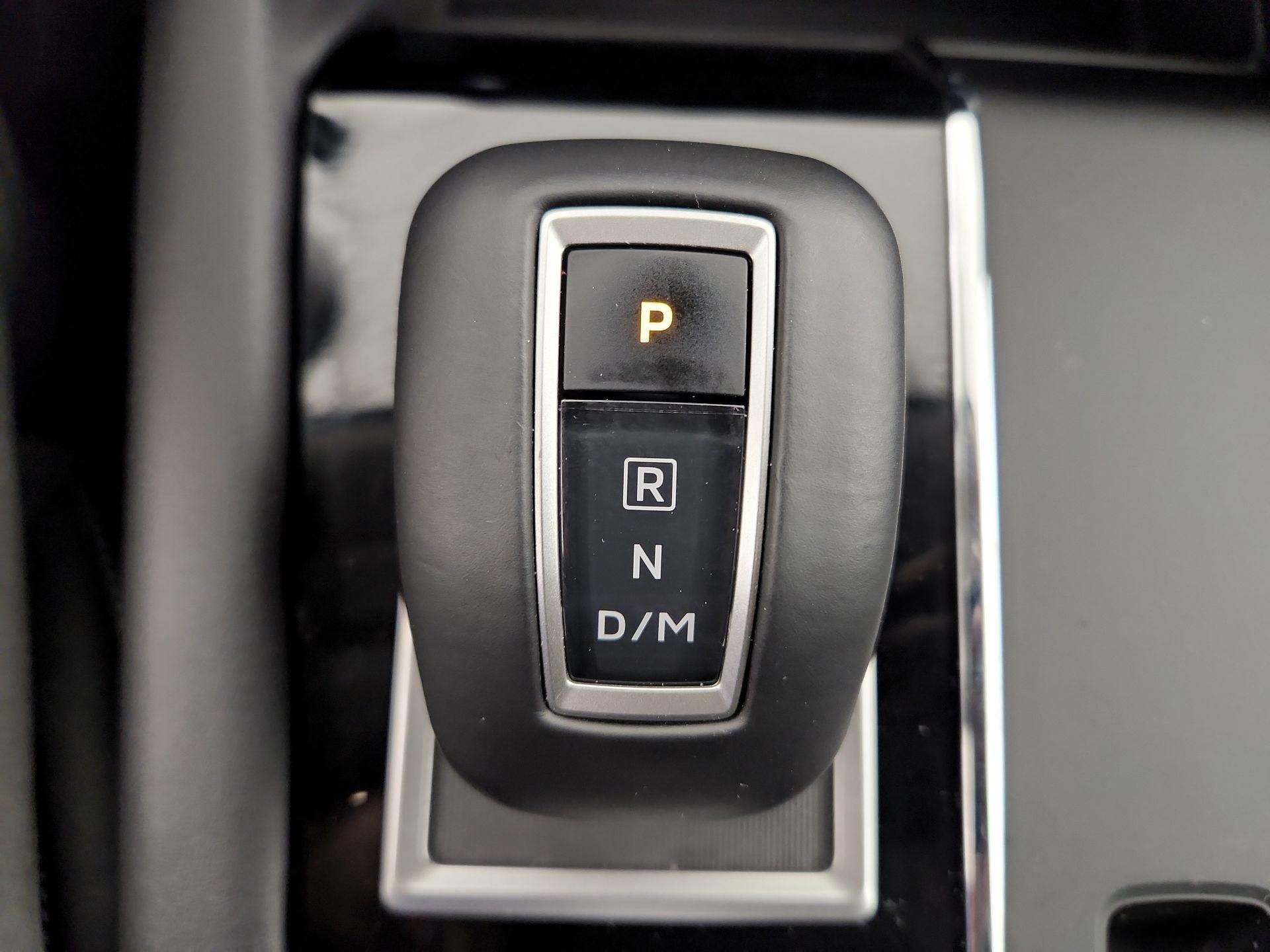 Thumbnail: 2024 Mitsubishi Outlander - 18