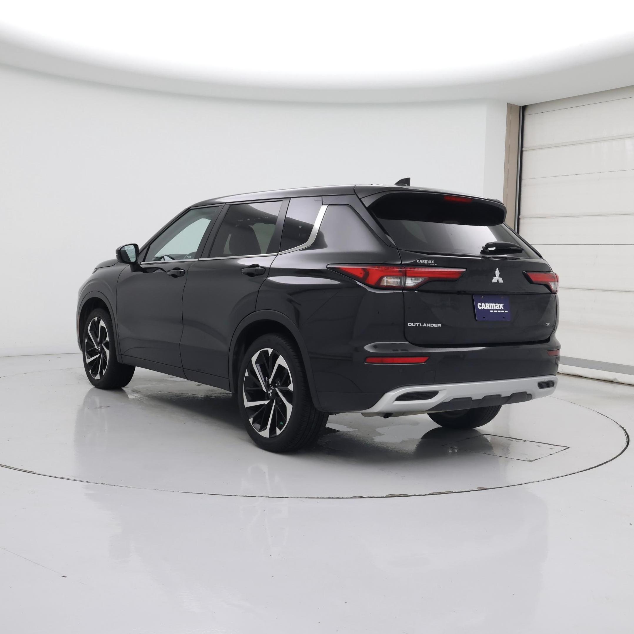 Thumbnail: 2024 Mitsubishi Outlander - 2