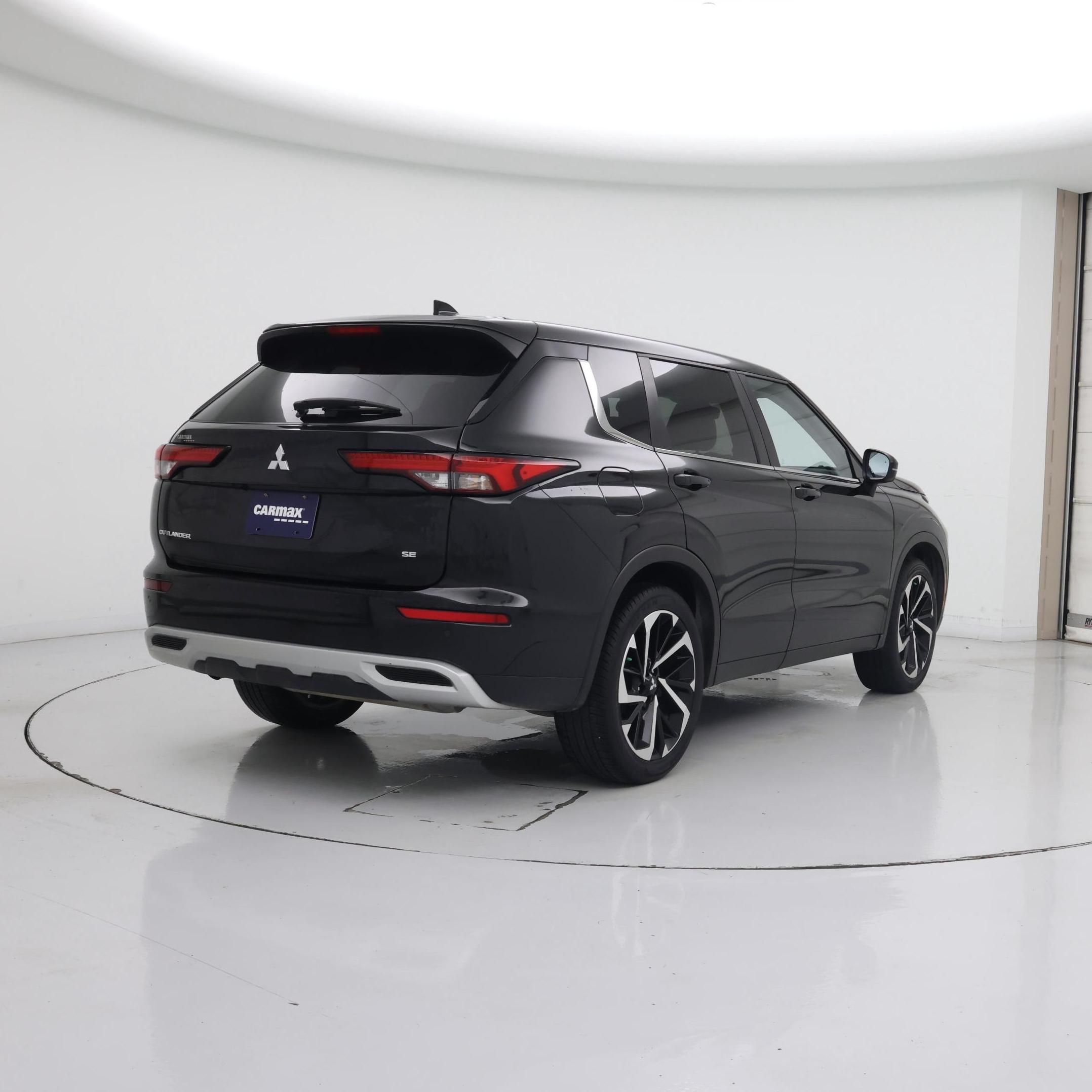 Thumbnail: 2024 Mitsubishi Outlander - 8